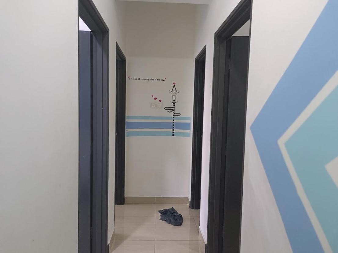8pax Mount austin Midori Green homestay