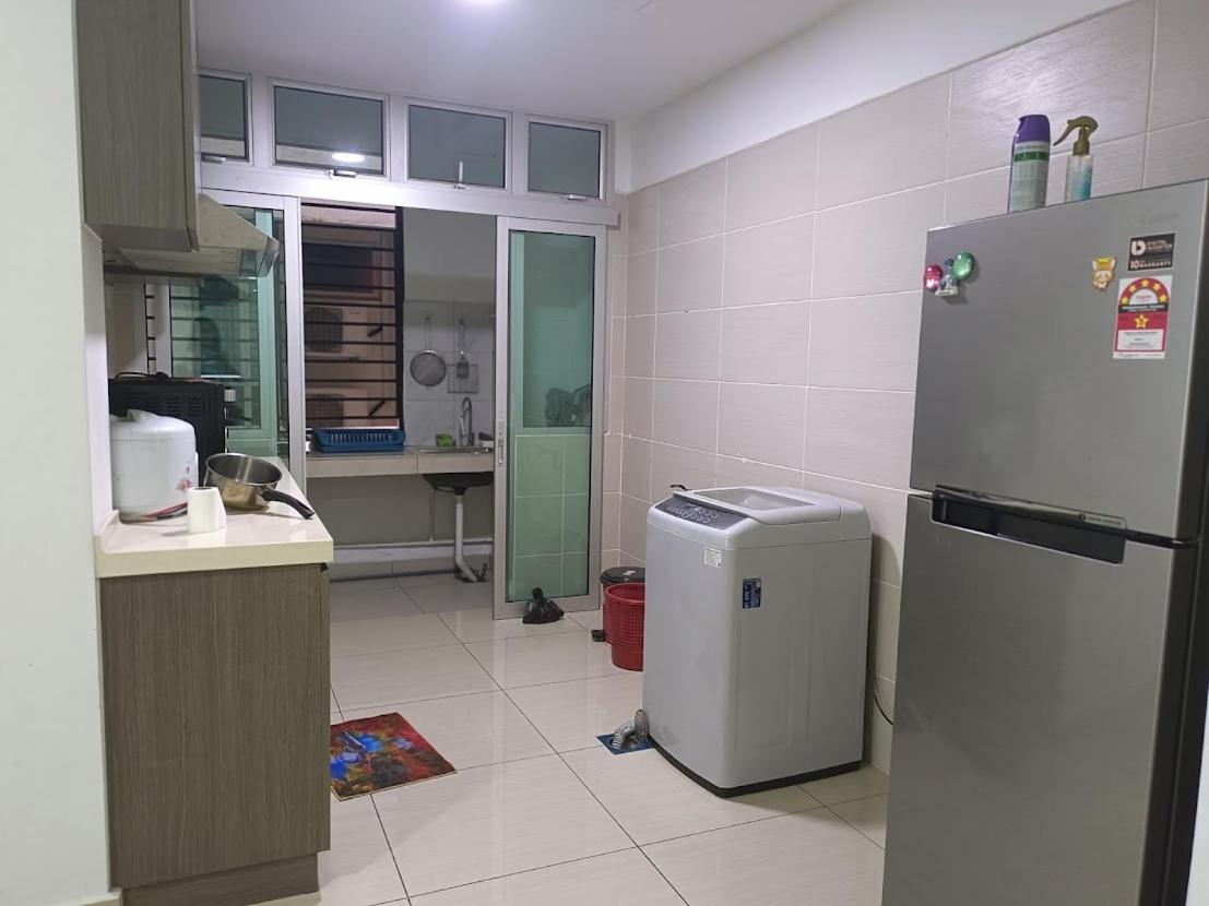 8pax Mount austin Midori Green homestay