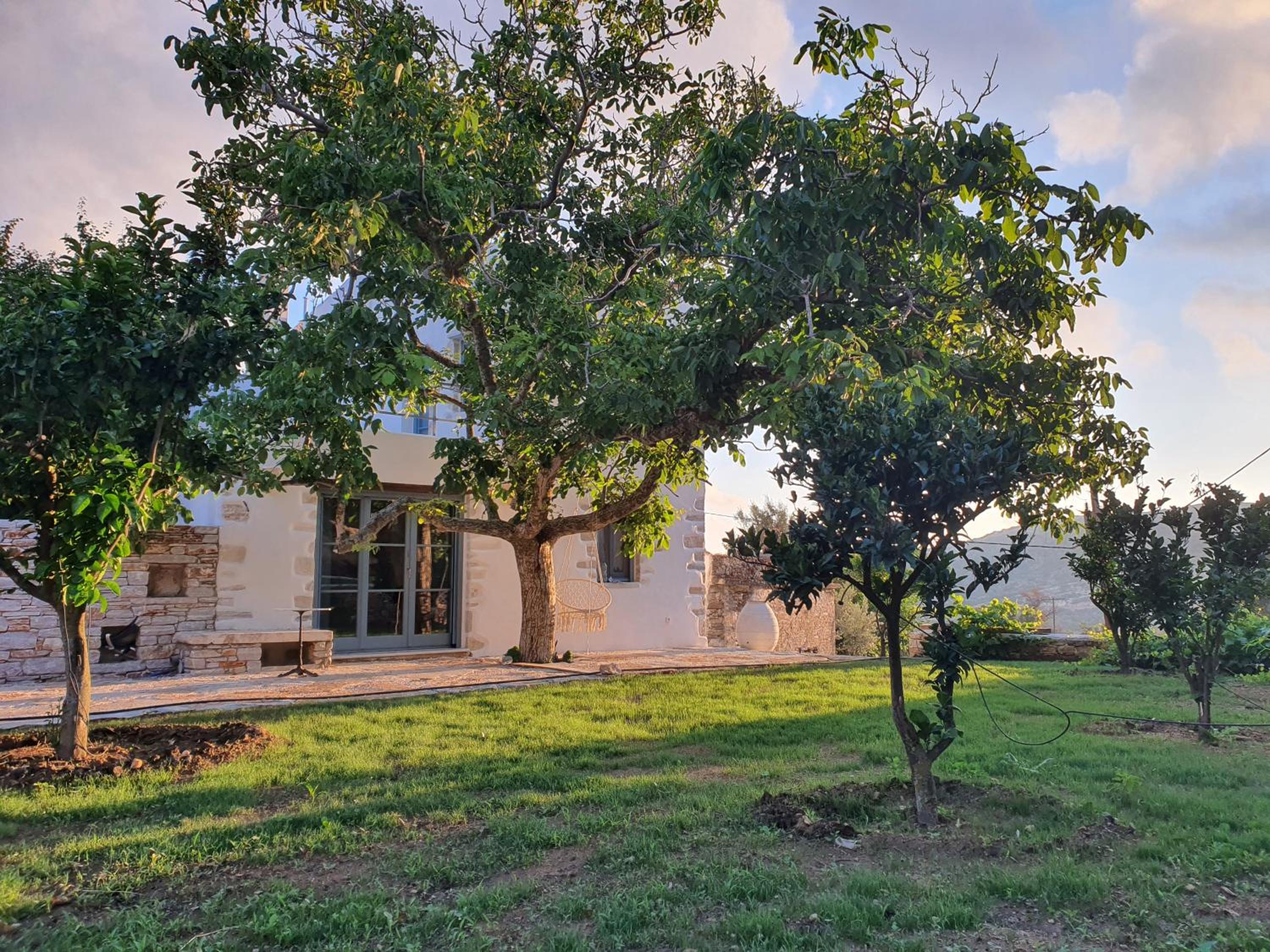 PYRGOS - Traditional house at Kaloxilos, Naxos