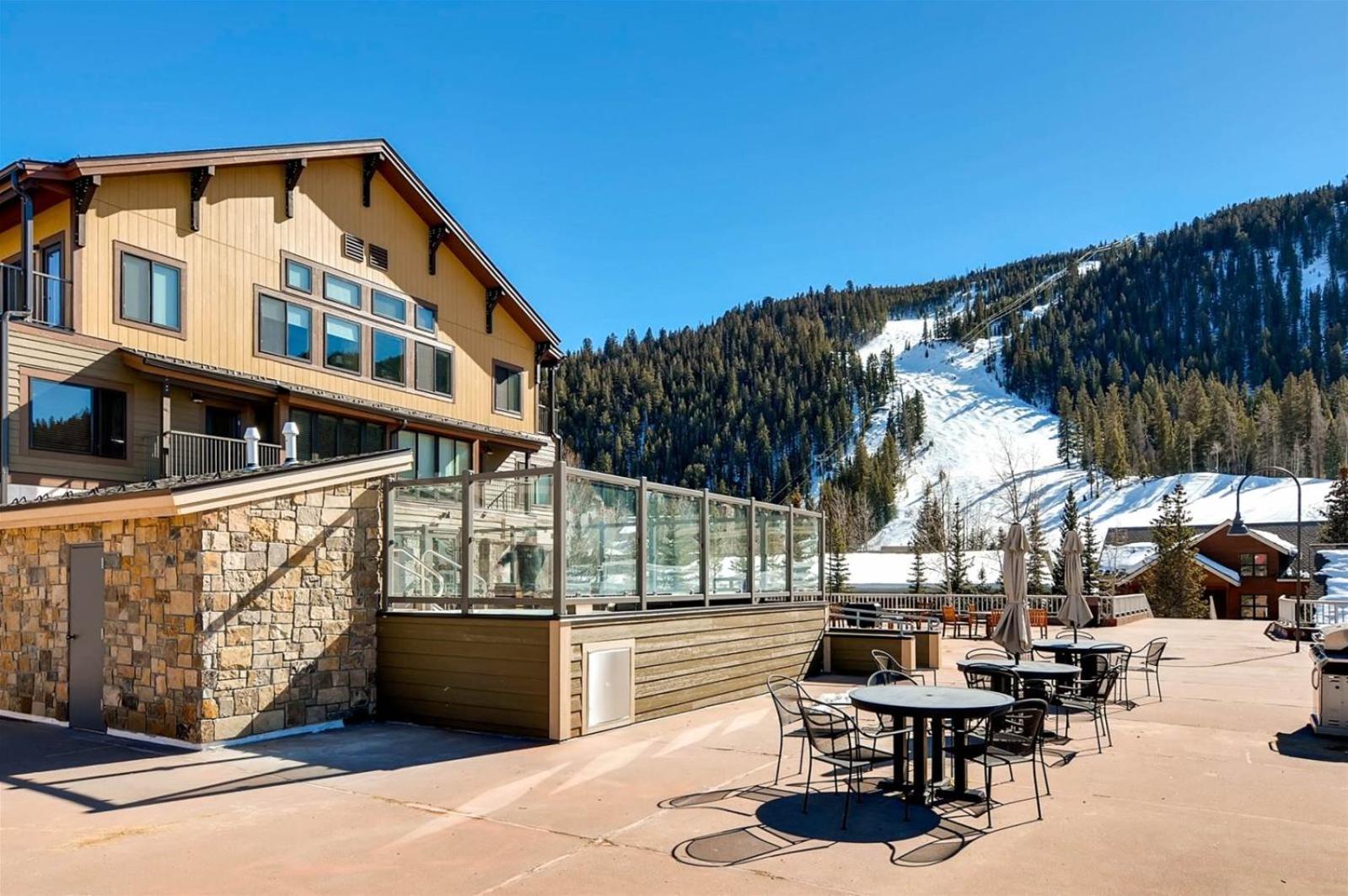 Ski In 3 Bedroom At Chateaux Dumont Keystone view 2