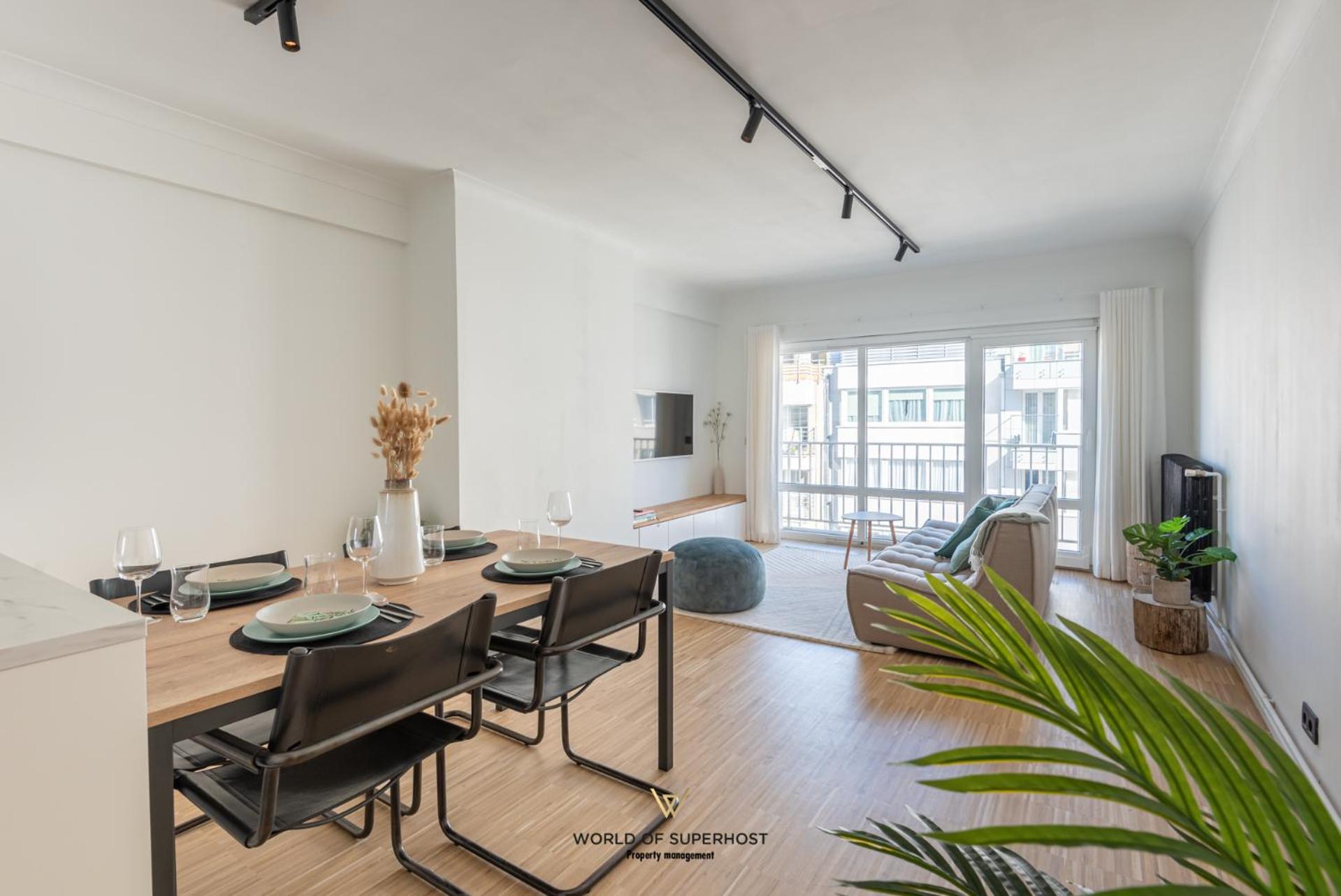 Luxurious apartment next to the sea and city centre with free parking space view 3