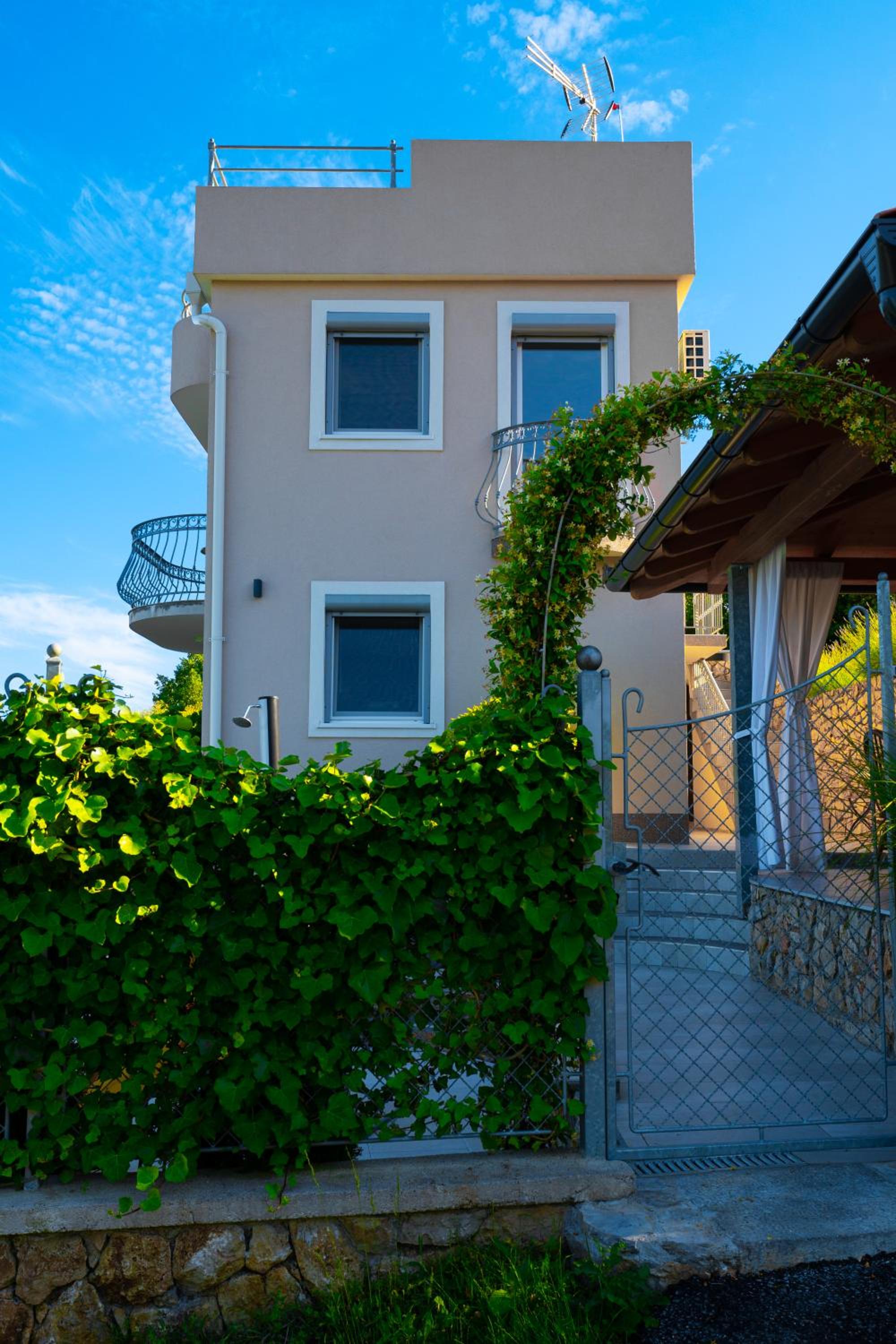 Ferienhaus Nera view 2