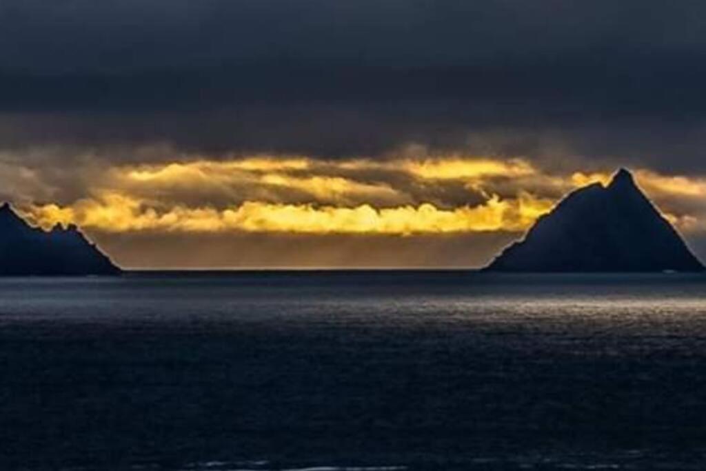 Skellig View Bluebell Rose & The Kerry Cliffs view 2