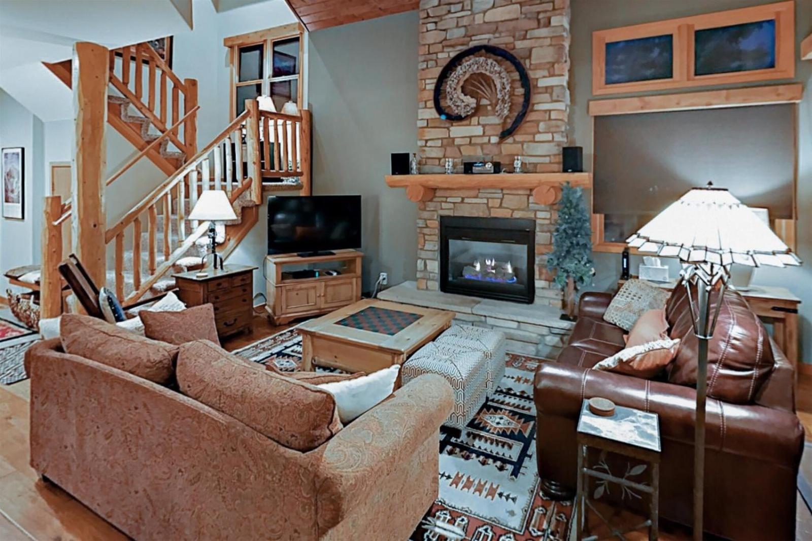 Family Friendly 3 Bedroom Vacation Rental In West Keystone Resort Along The Snake River With Pool And Hot Tub view 2