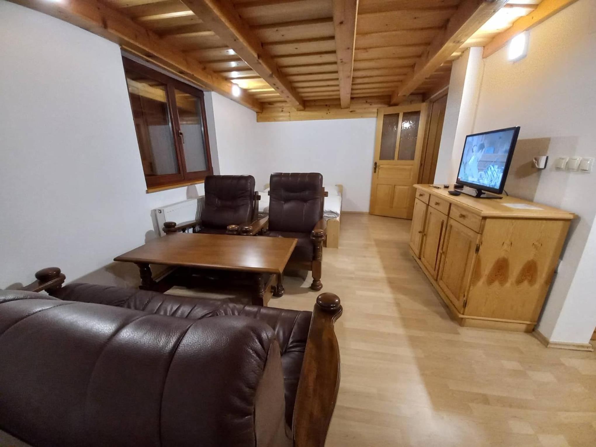 Vineyard Cottage Maleric with Pool Access