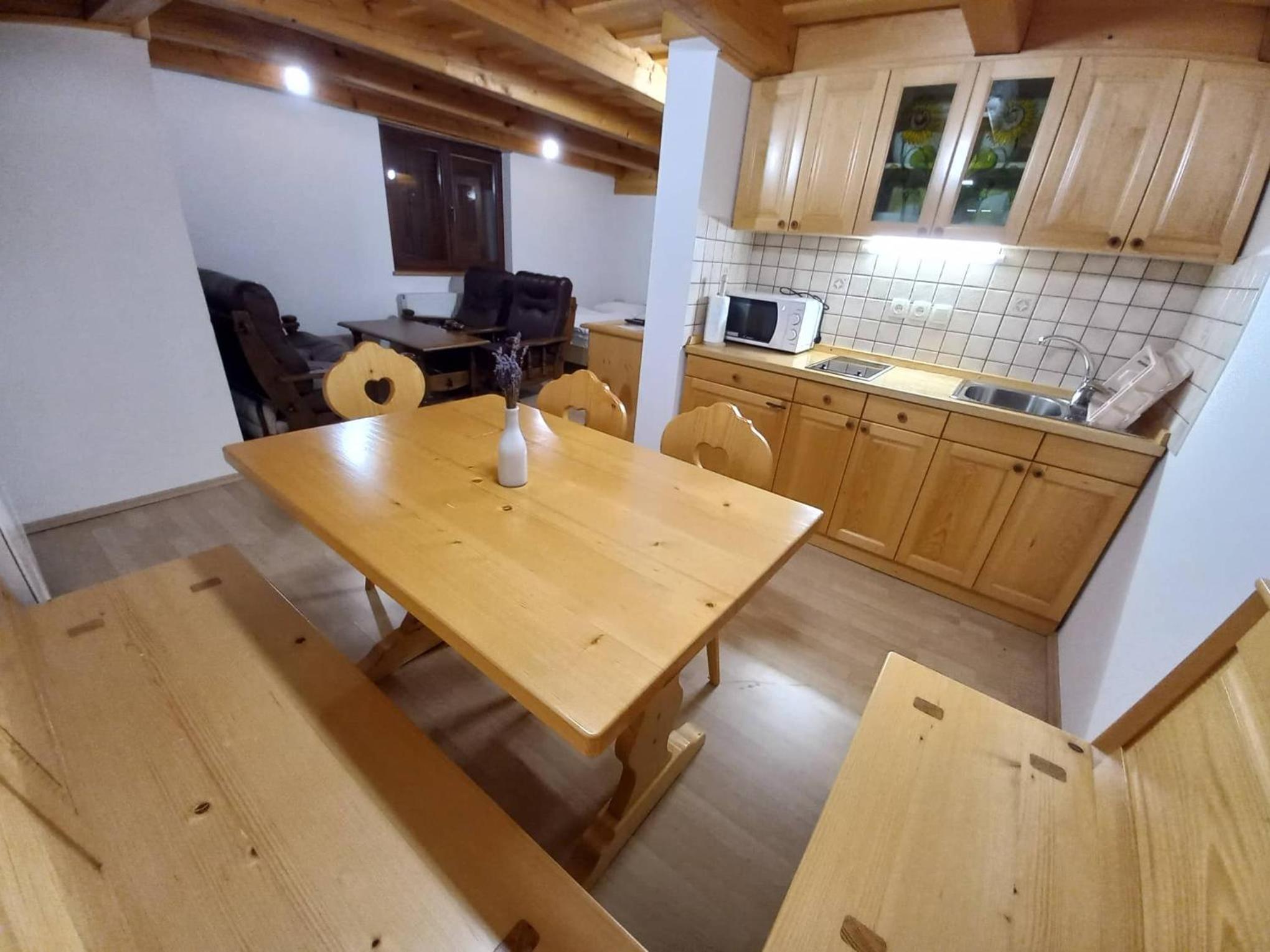 Vineyard Cottage Maleric with Pool Access