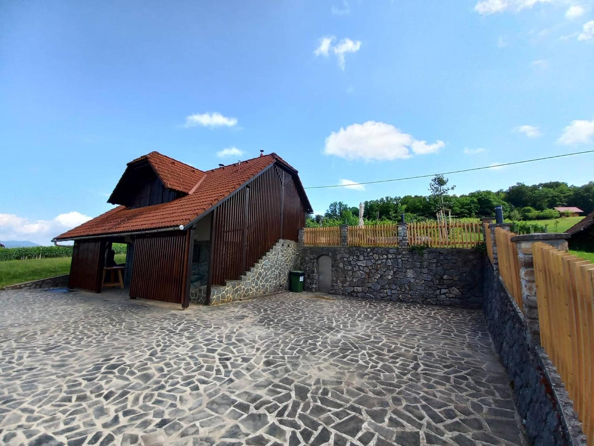Vineyard Cottage Maleric with Pool Access