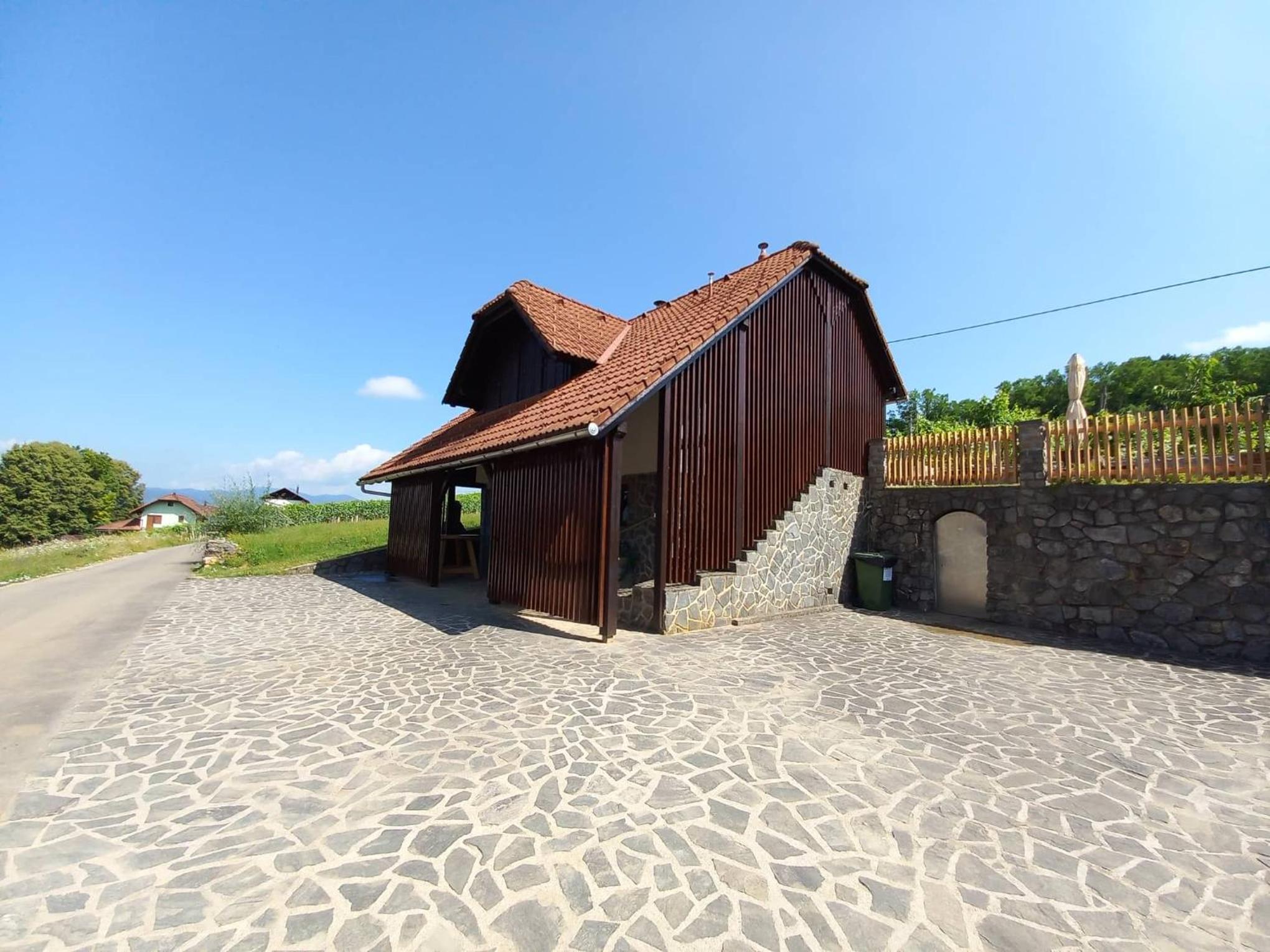 Vineyard Cottage Maleric with Pool Access