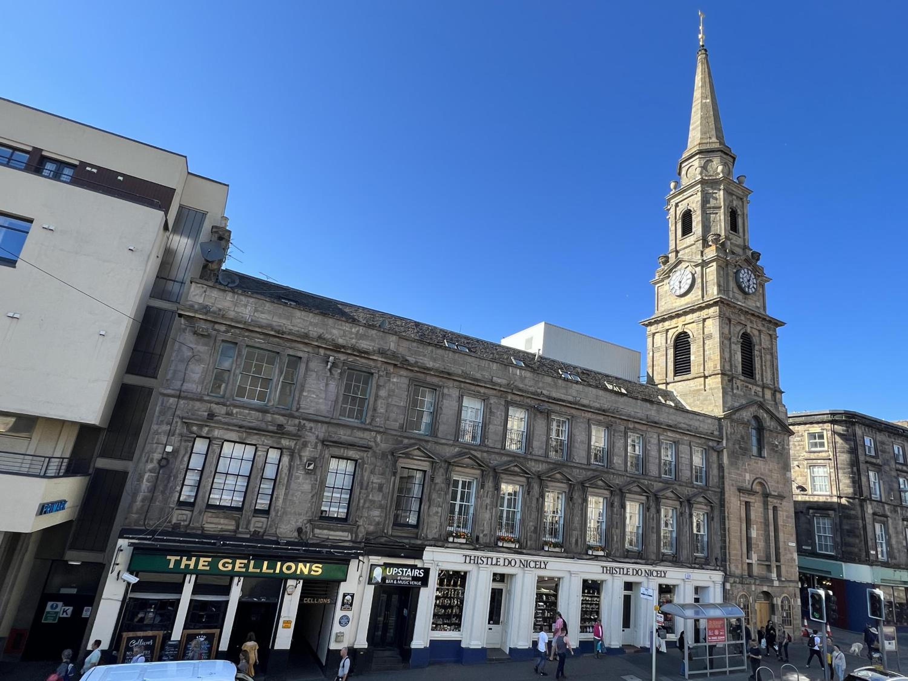 Central 1-Bed Apartment in Inverness Sleeps 4 view 5