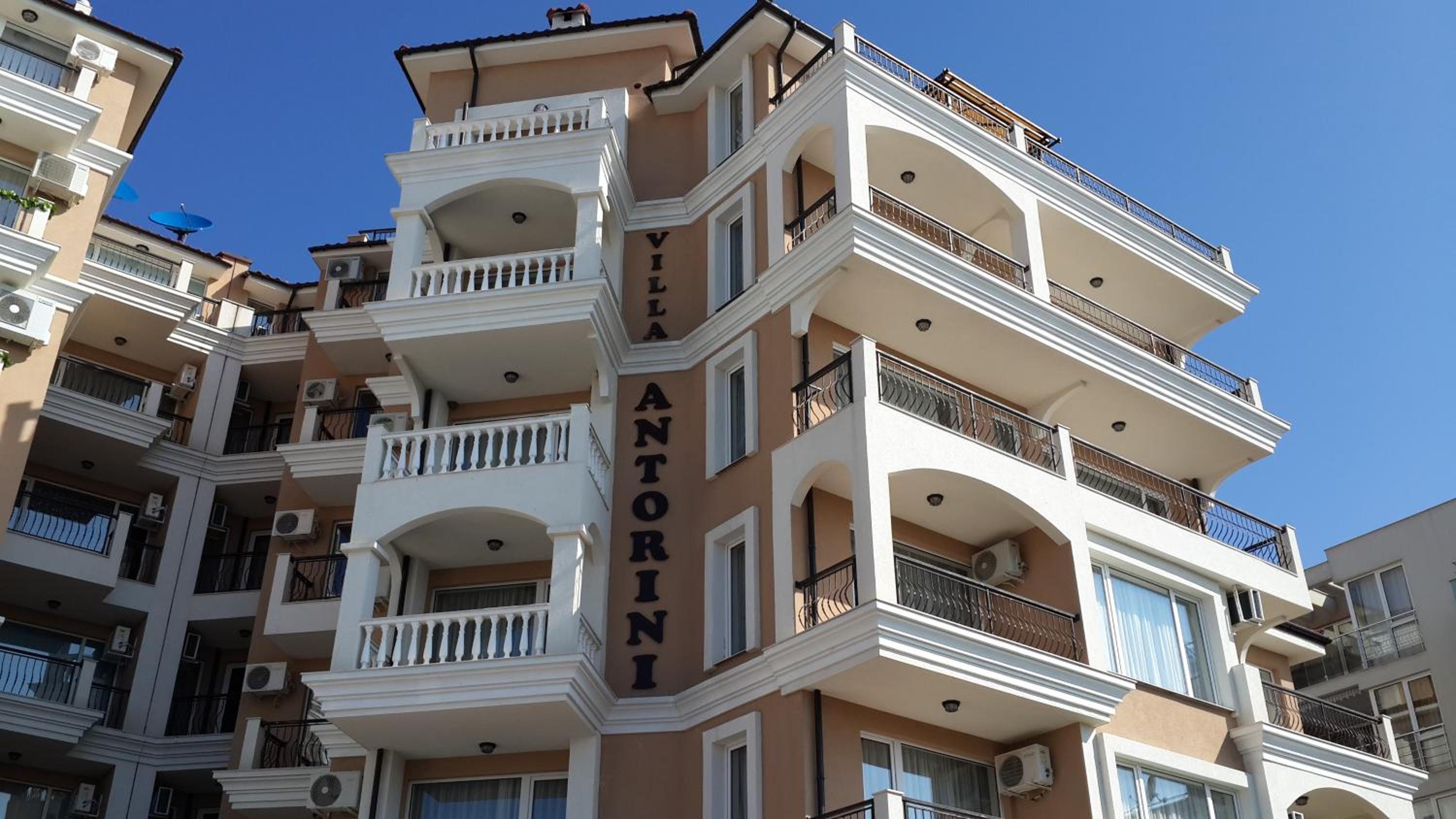 Antorini Apartments