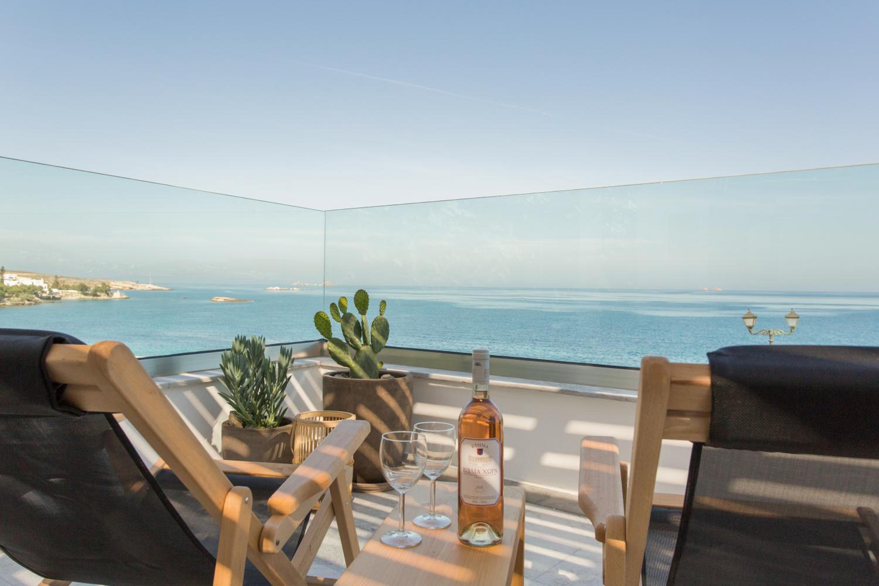 Hotel Satsi’s Premium Seascape-2 min from the beach&town - Image 1