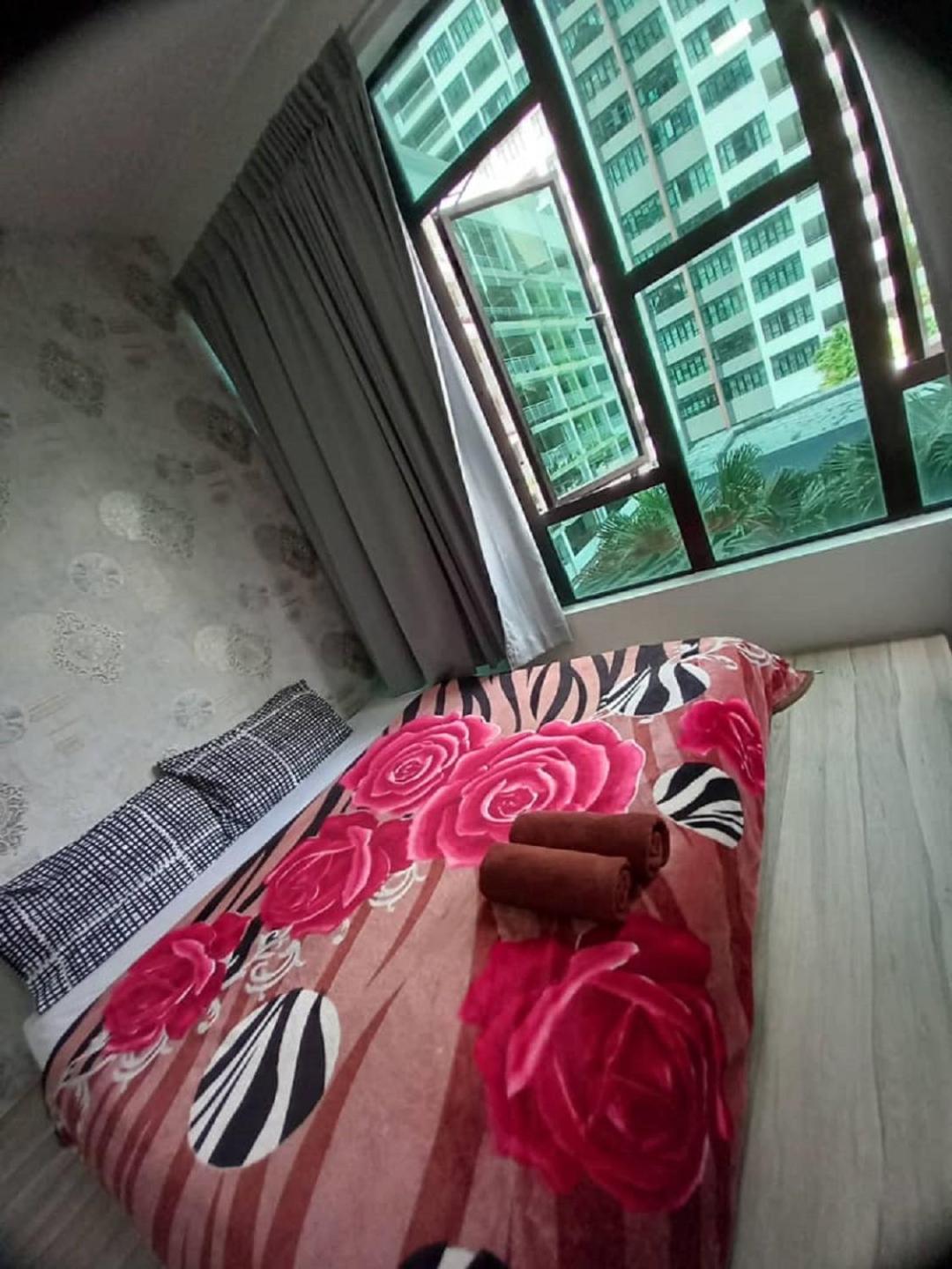02-AUSTIN REGENCY HOMESTAY for 2pax Pool View