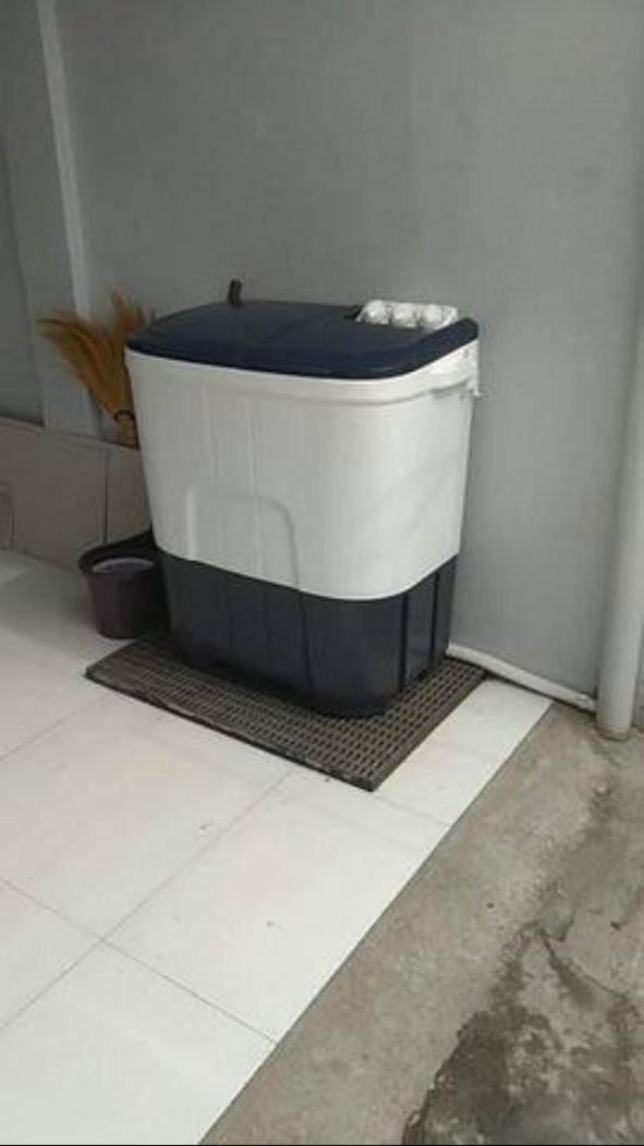MC residence 5 w/ Netflix,100Mbps Wifi, hot shower view 2