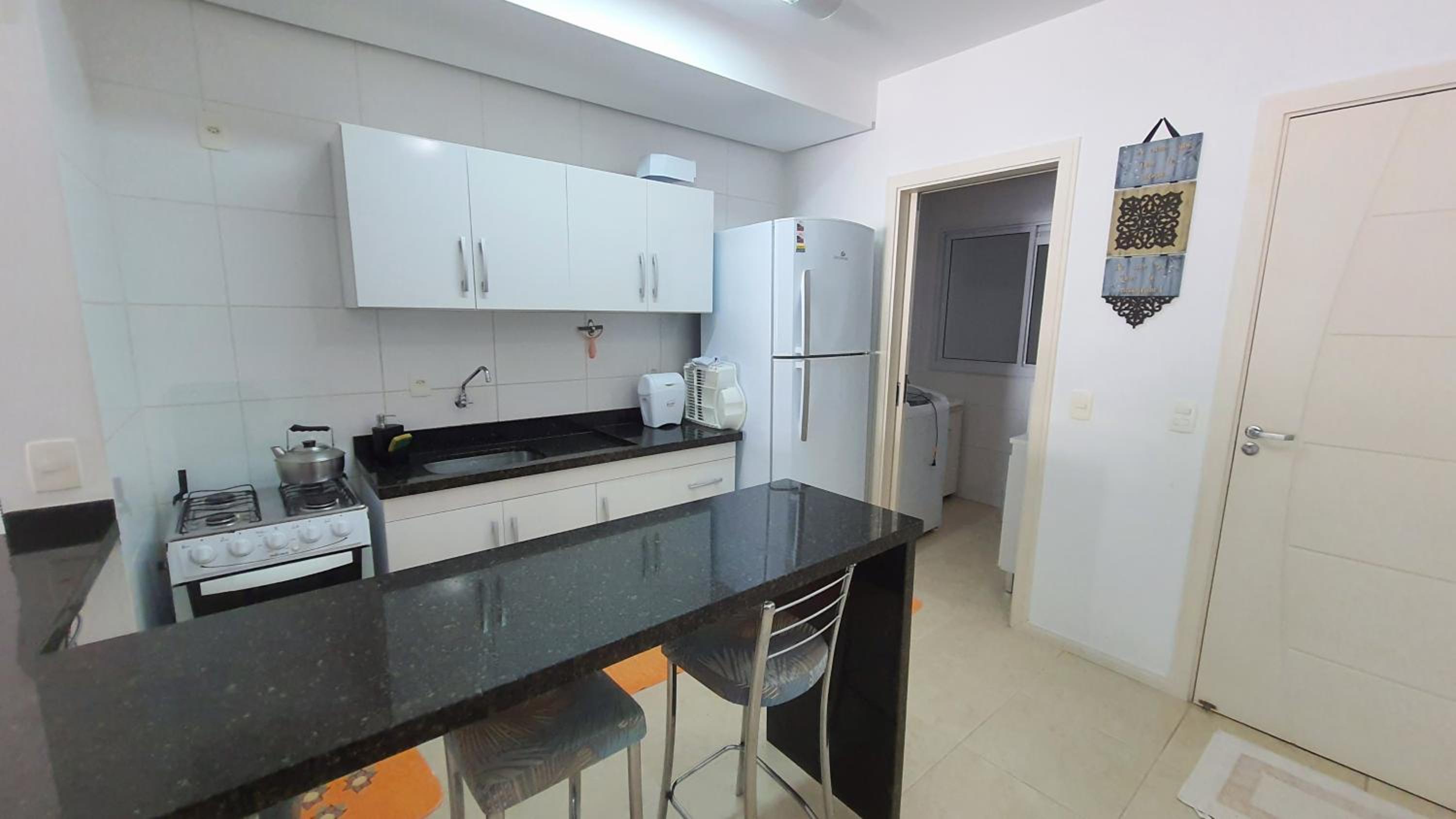 Residencial Larissa - Apartamento aconchegante na Praia de Palmas, a apenas 500 metros da praia. view 3