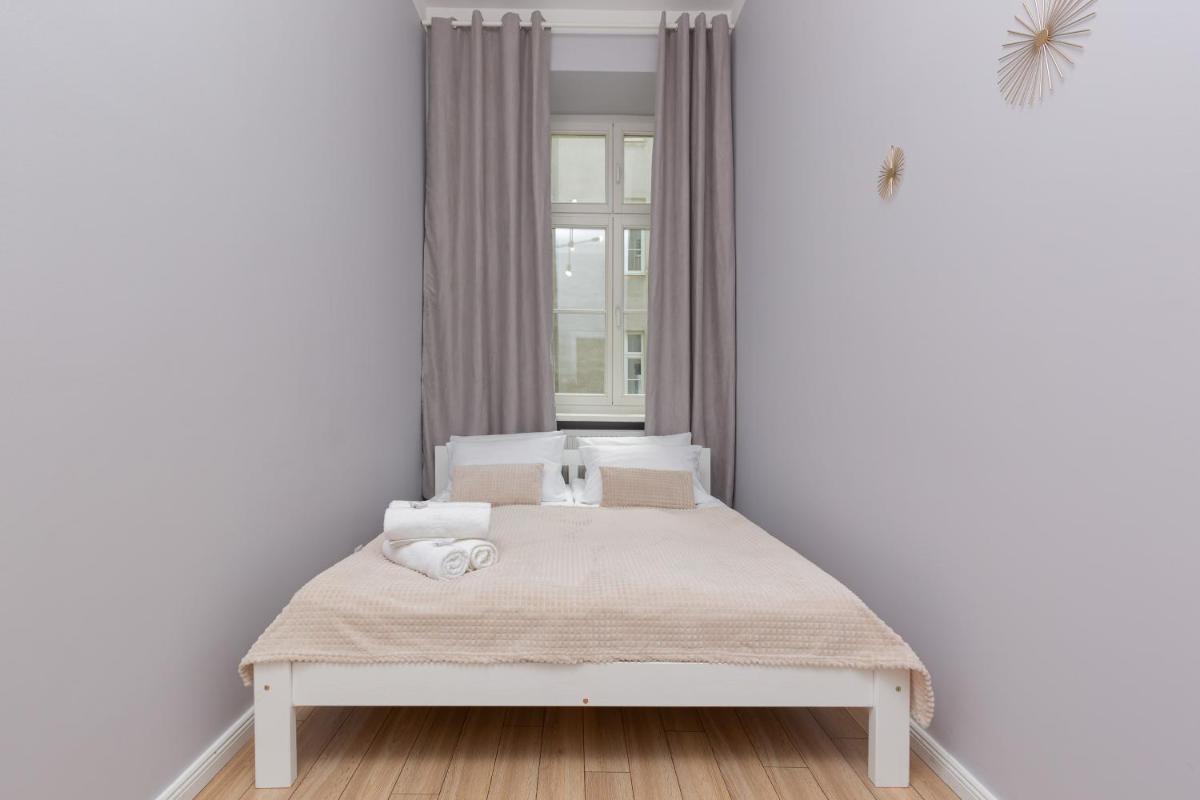 Apartments Aleje Jerozolimskie 85 by Renters view 4