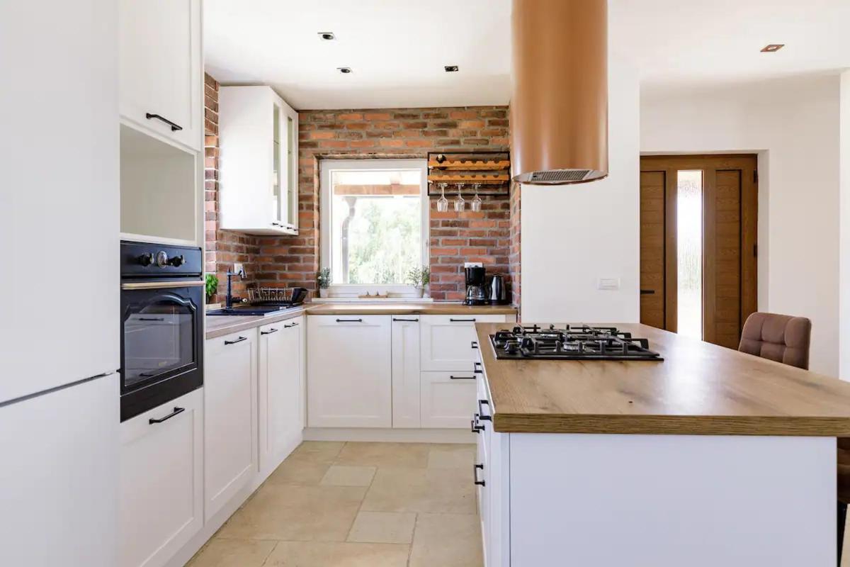 Casa di Marko-NEW MODERN RUSTIC HOUSE with pool AND SPACIOUS GARDEN!