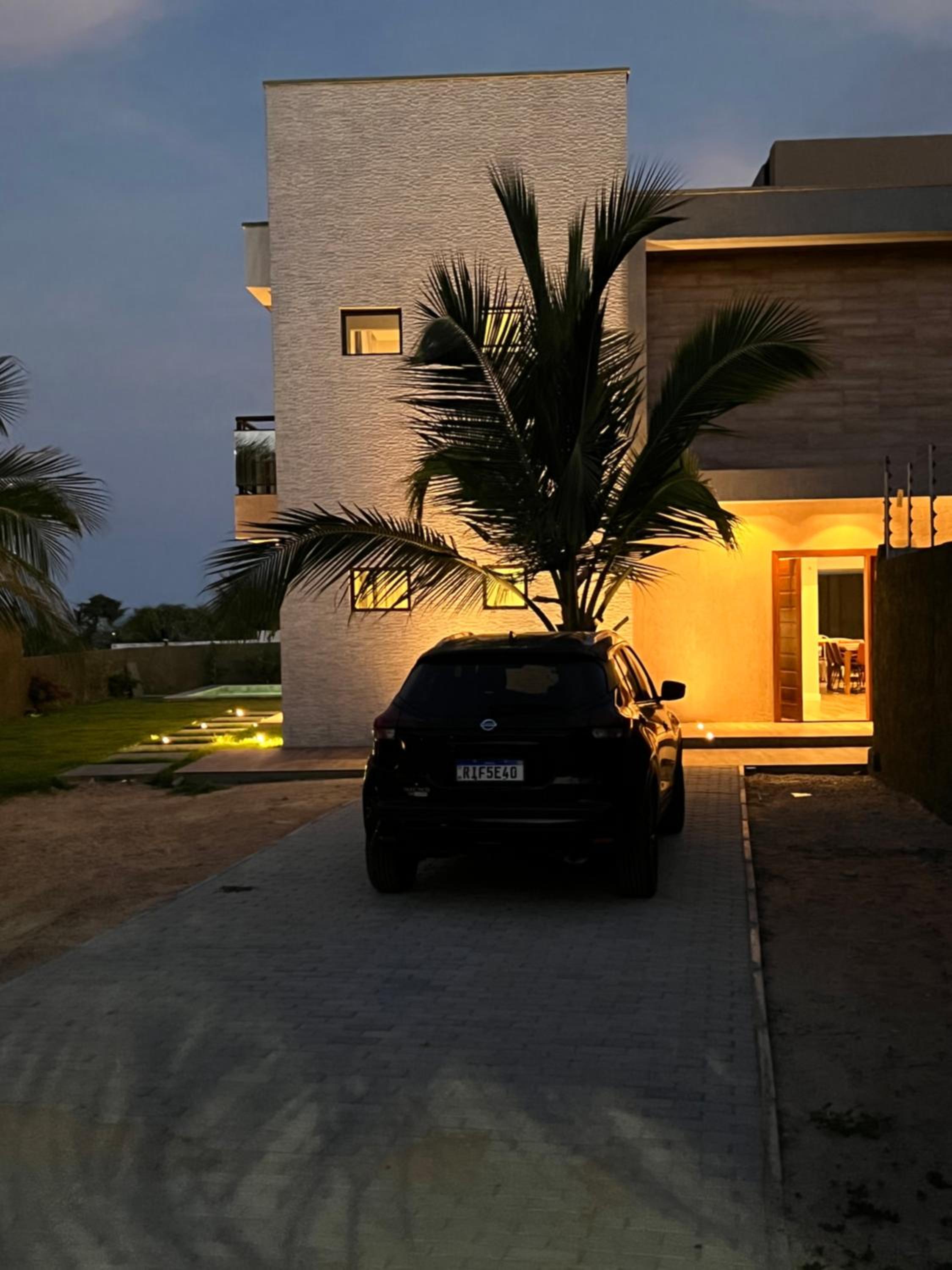 LUXURIOUS NEW HOUSE, UNFORGETABLE EXPERIENCE.