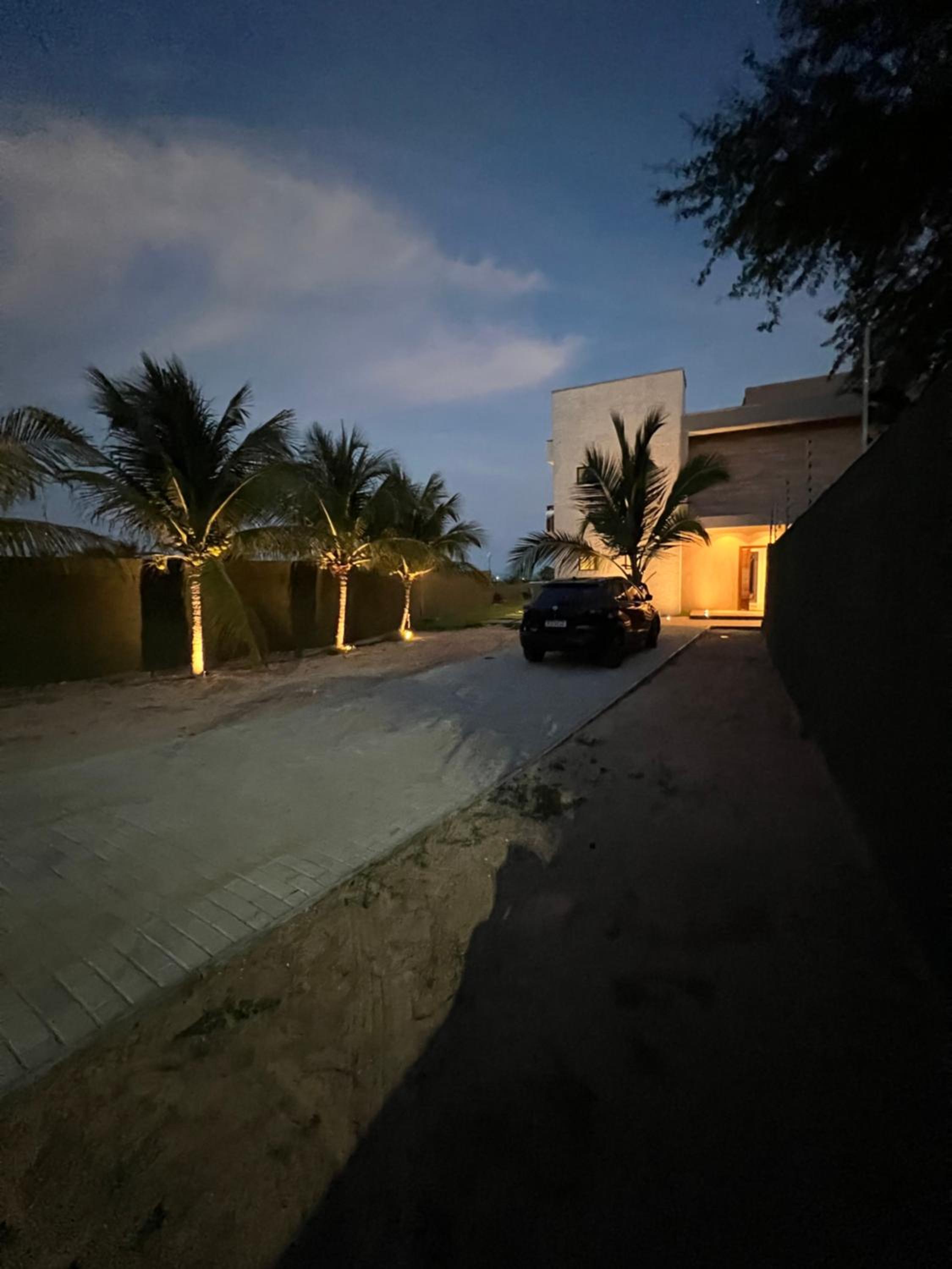 LUXURIOUS NEW HOUSE, UNFORGETABLE EXPERIENCE.