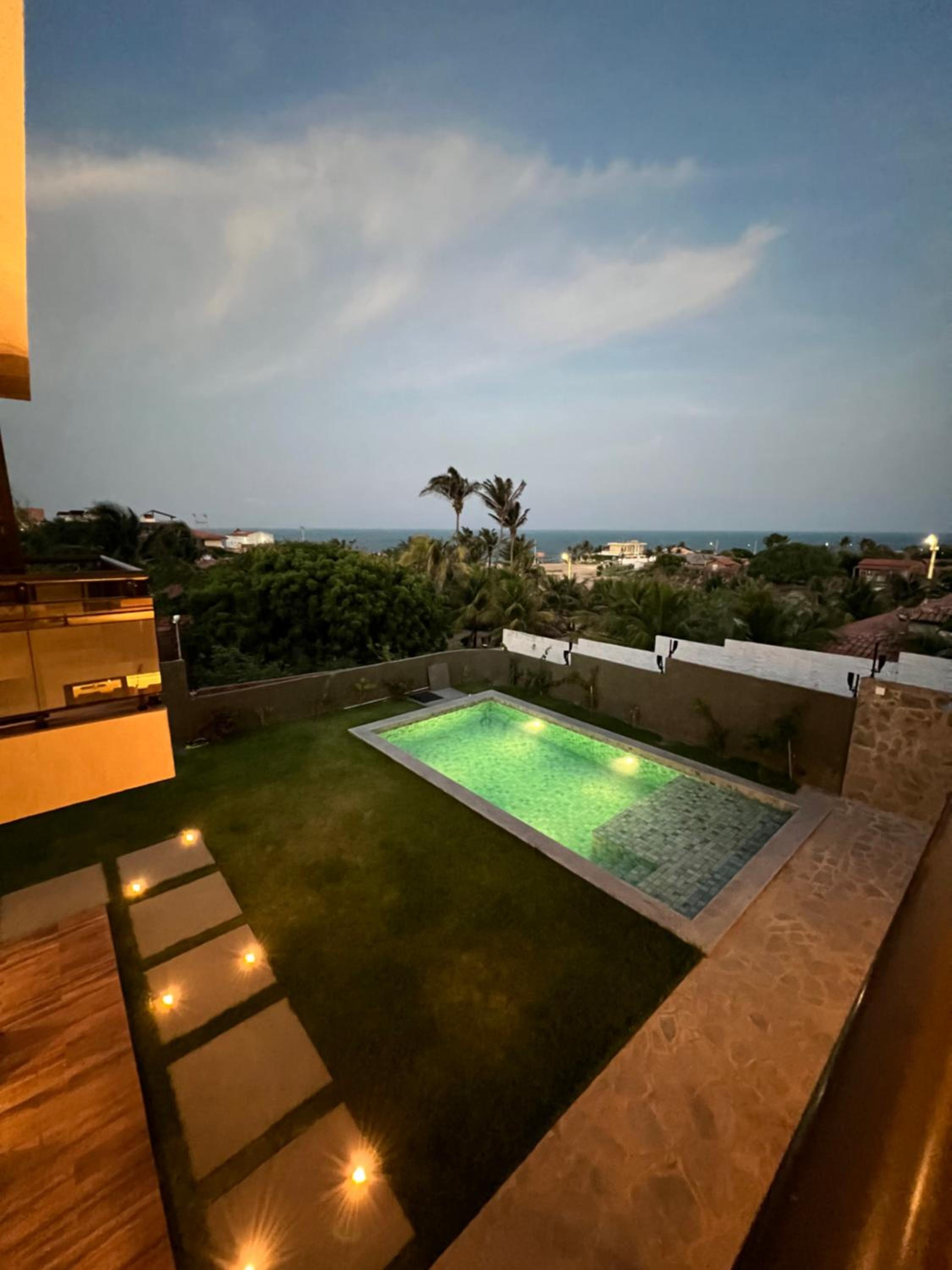 LUXURIOUS NEW HOUSE, UNFORGETABLE EXPERIENCE.
