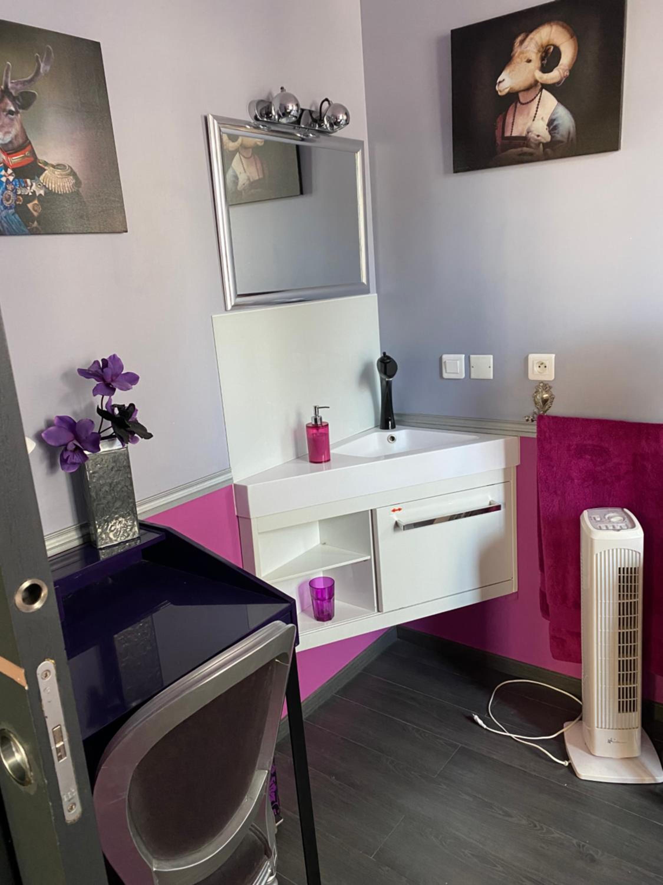 Lyon City Home's Bed & Breakfast view 3