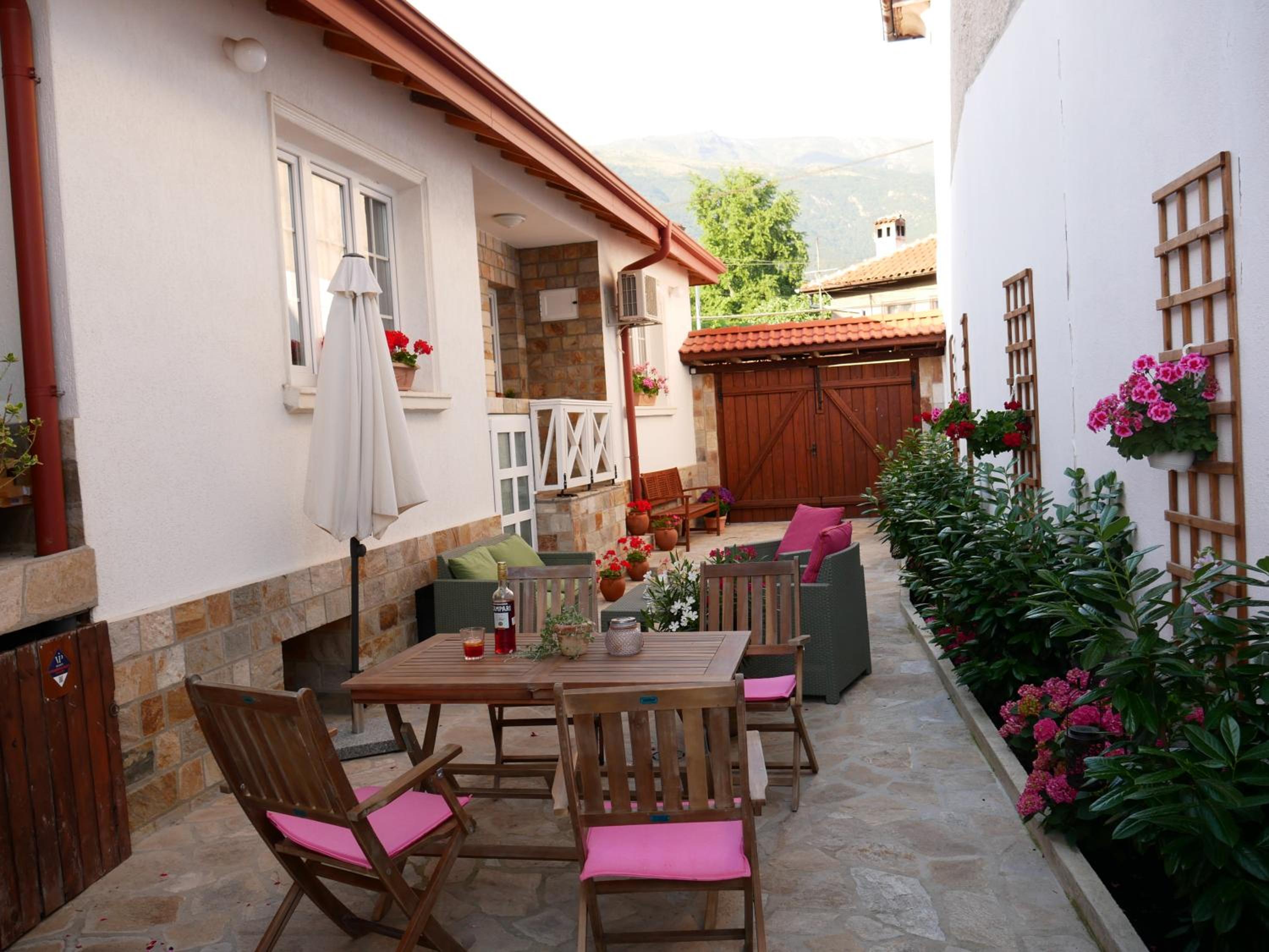 GUESTHOUSE MARIA / КЪЩА ЗА ГОСТИ МАРИЯ / GÄSTEHAUS MARIA