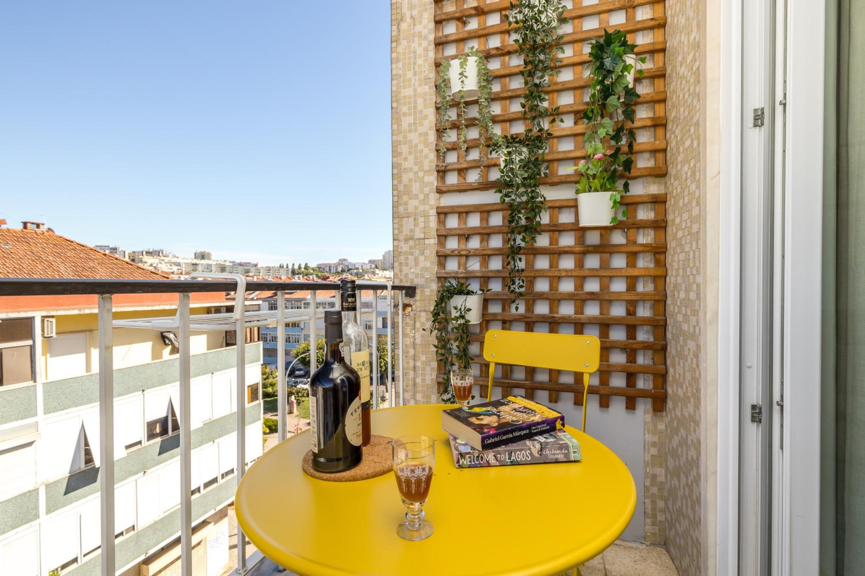 Near Lisbon Apartment - Image 1