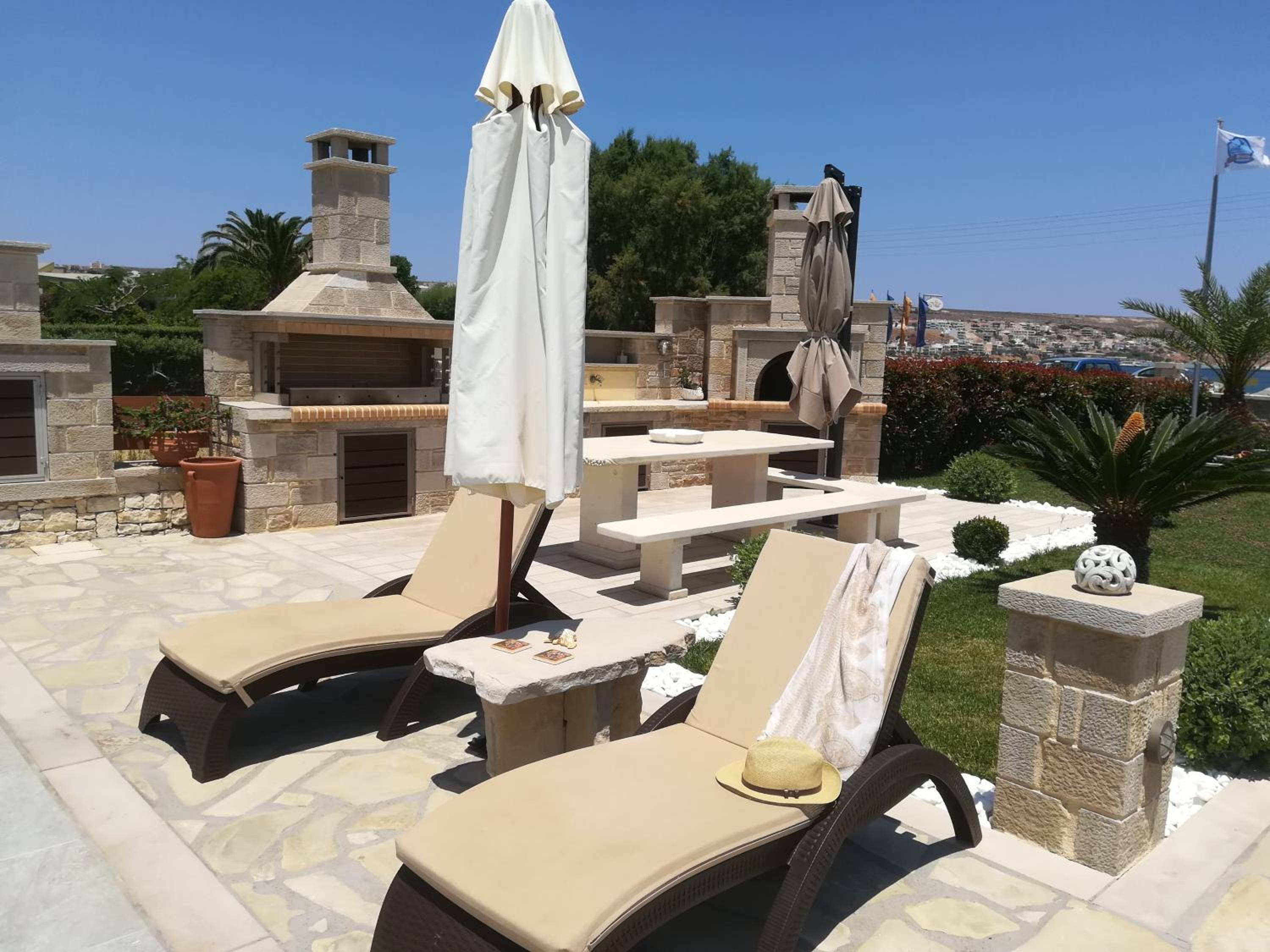 Blue Horizon Villa & Suites
