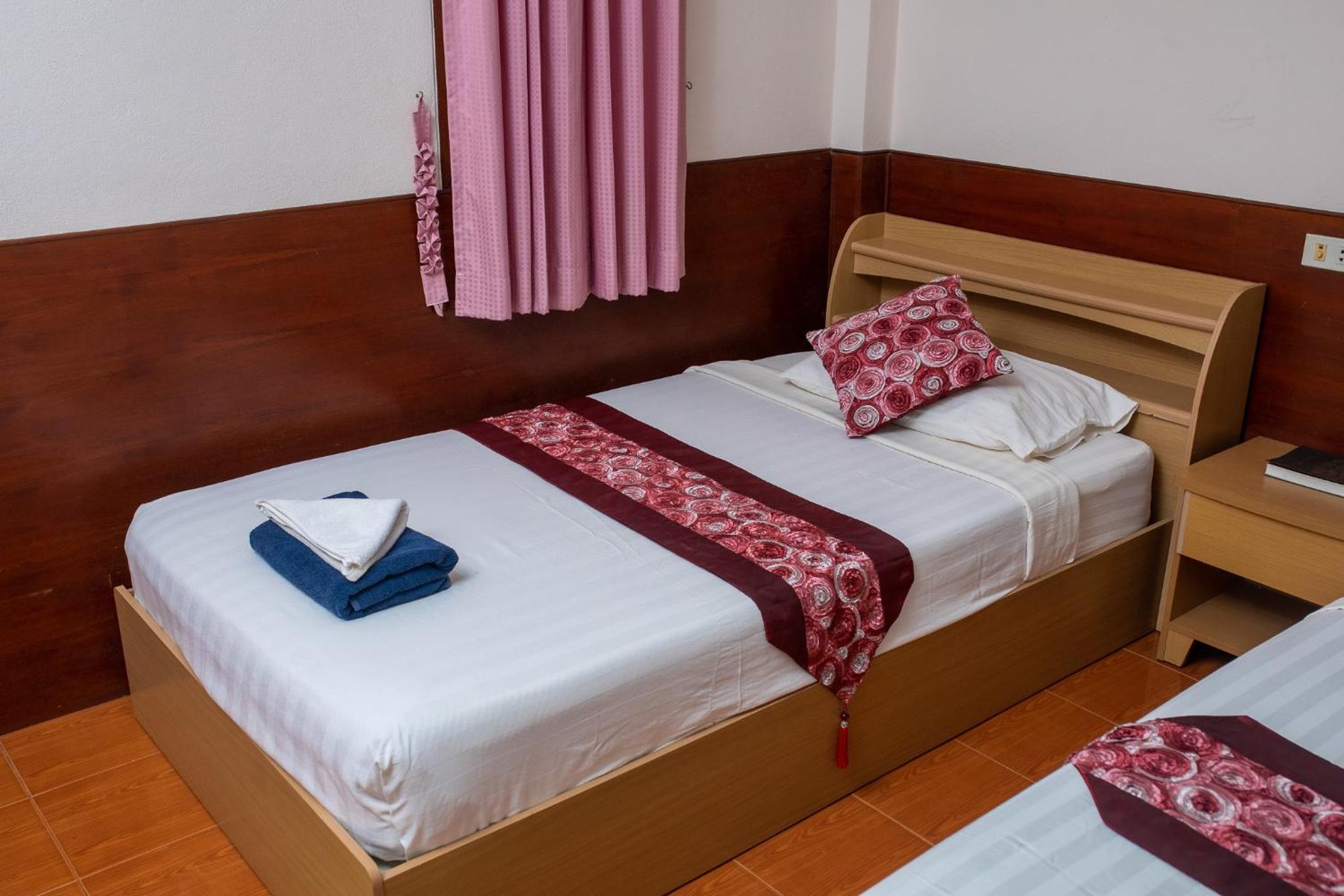 Rung Arun Resort