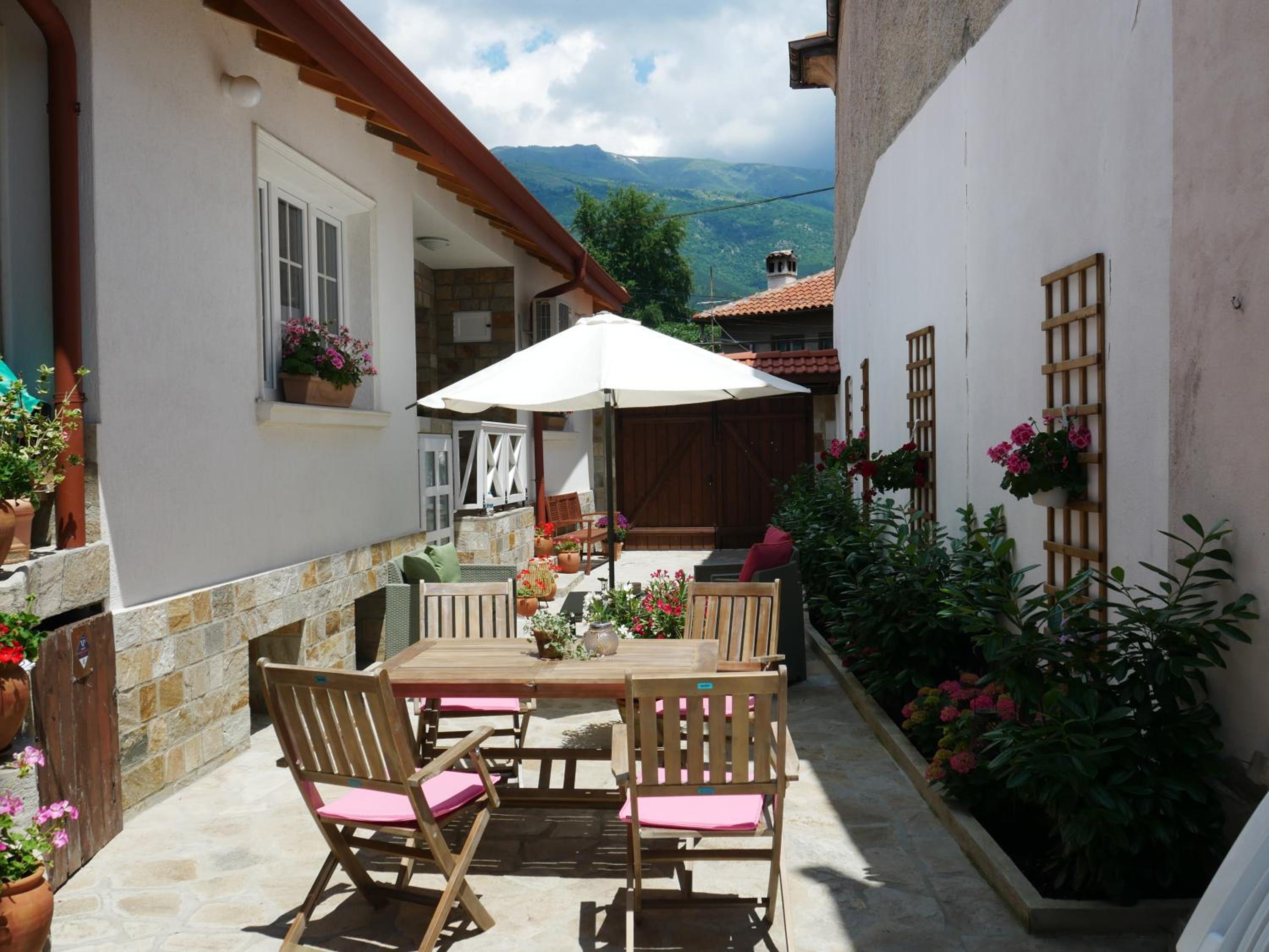 GUESTHOUSE MARIA / КЪЩА ЗА ГОСТИ МАРИЯ / GÄSTEHAUS MARIA