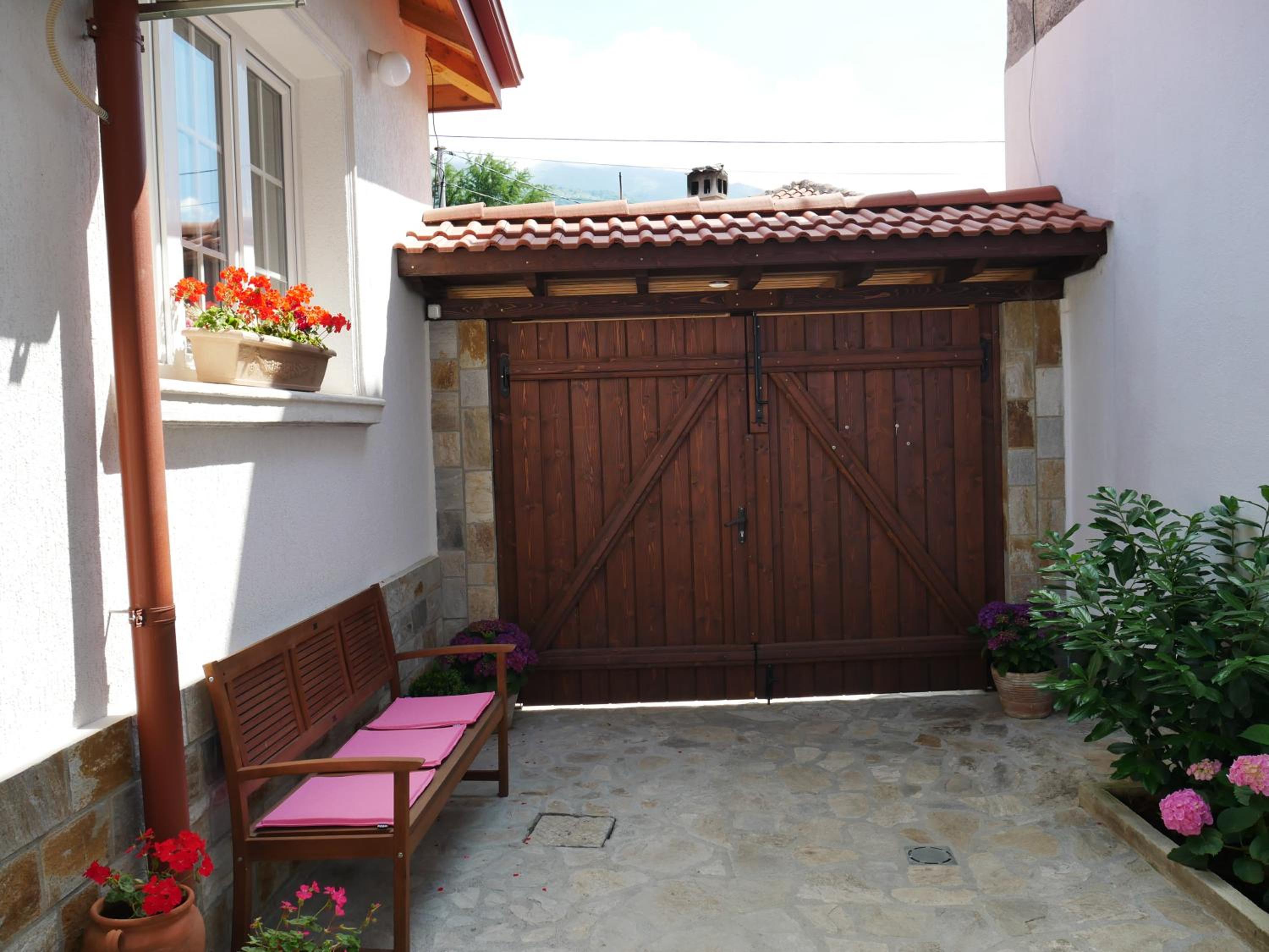 GUESTHOUSE MARIA / КЪЩА ЗА ГОСТИ МАРИЯ / GÄSTEHAUS MARIA
