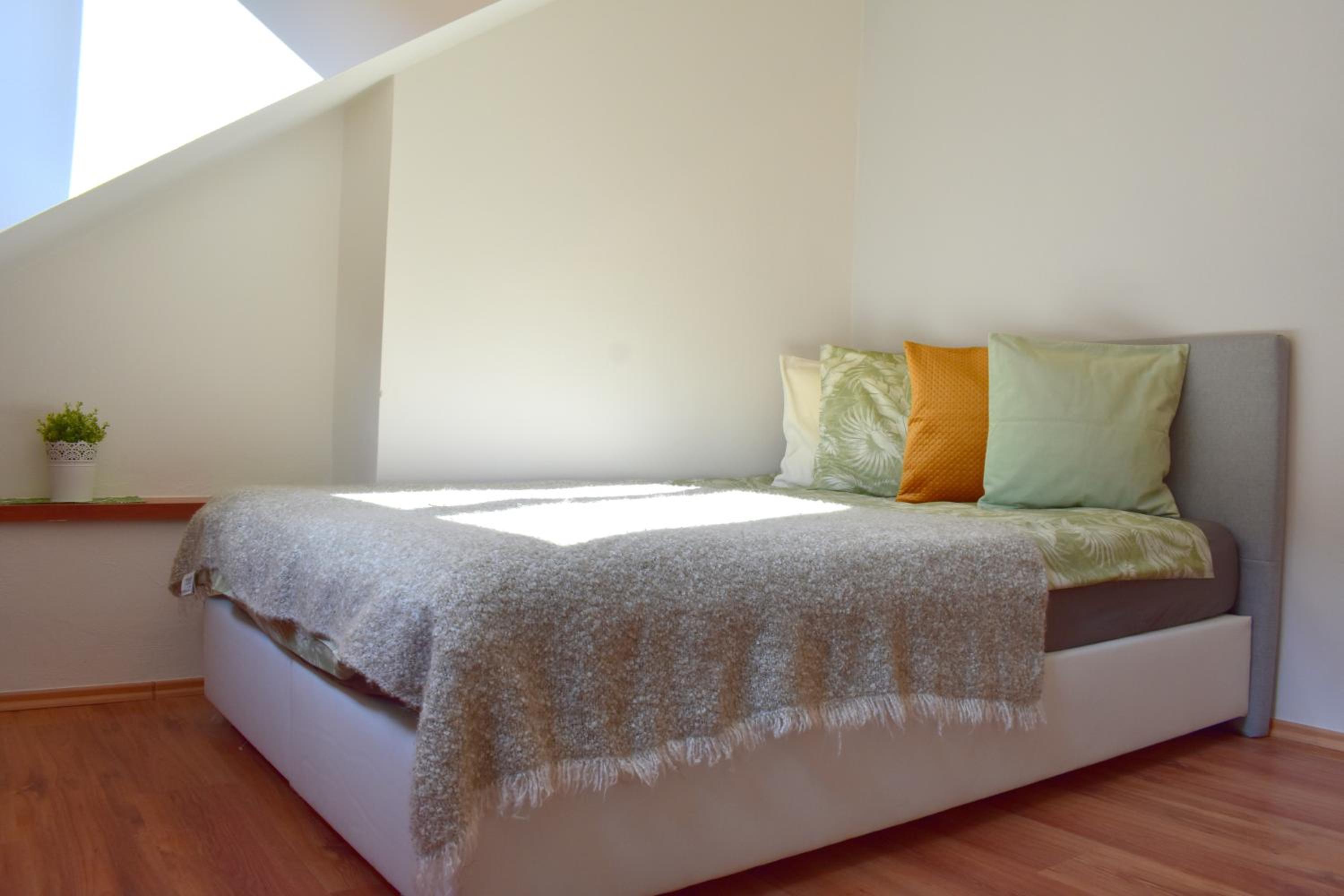 NEW CENTRAL ROOFTOP with private WELLNESS, Sauna & Whirlpool bath