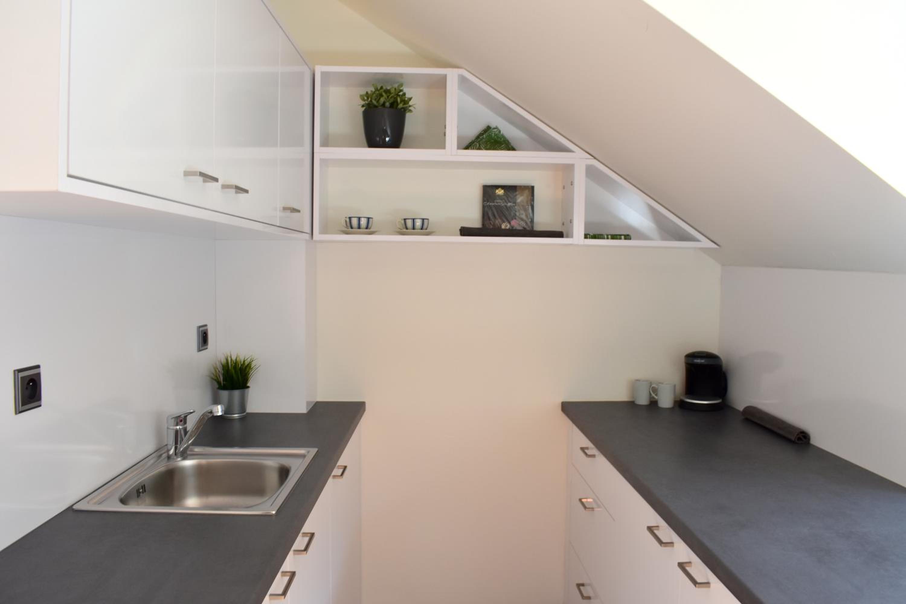 NEW CENTRAL ROOFTOP with private WELLNESS, Sauna & Whirlpool bath