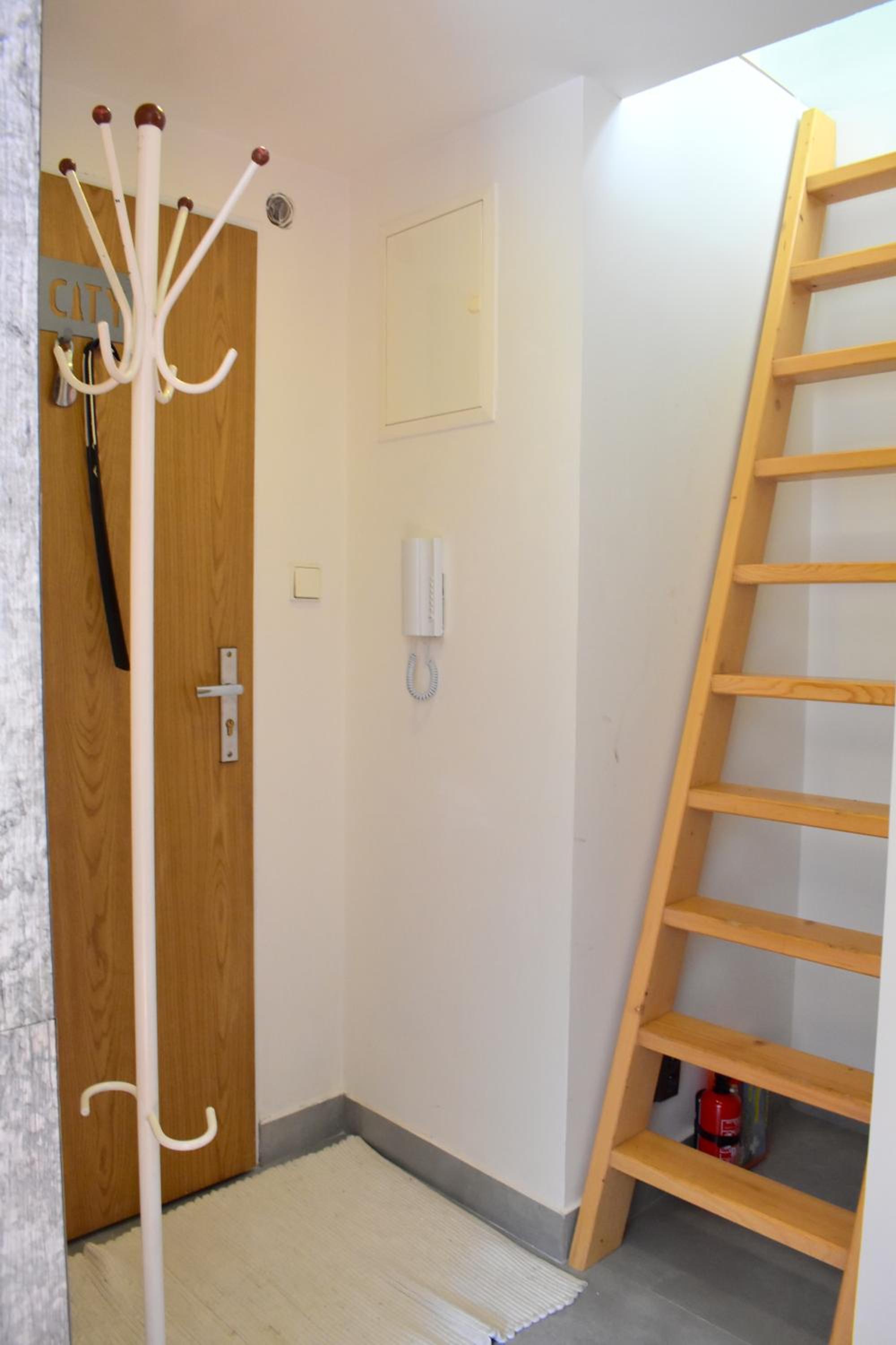 NEW CENTRAL ROOFTOP with private WELLNESS, Sauna & Whirlpool bath