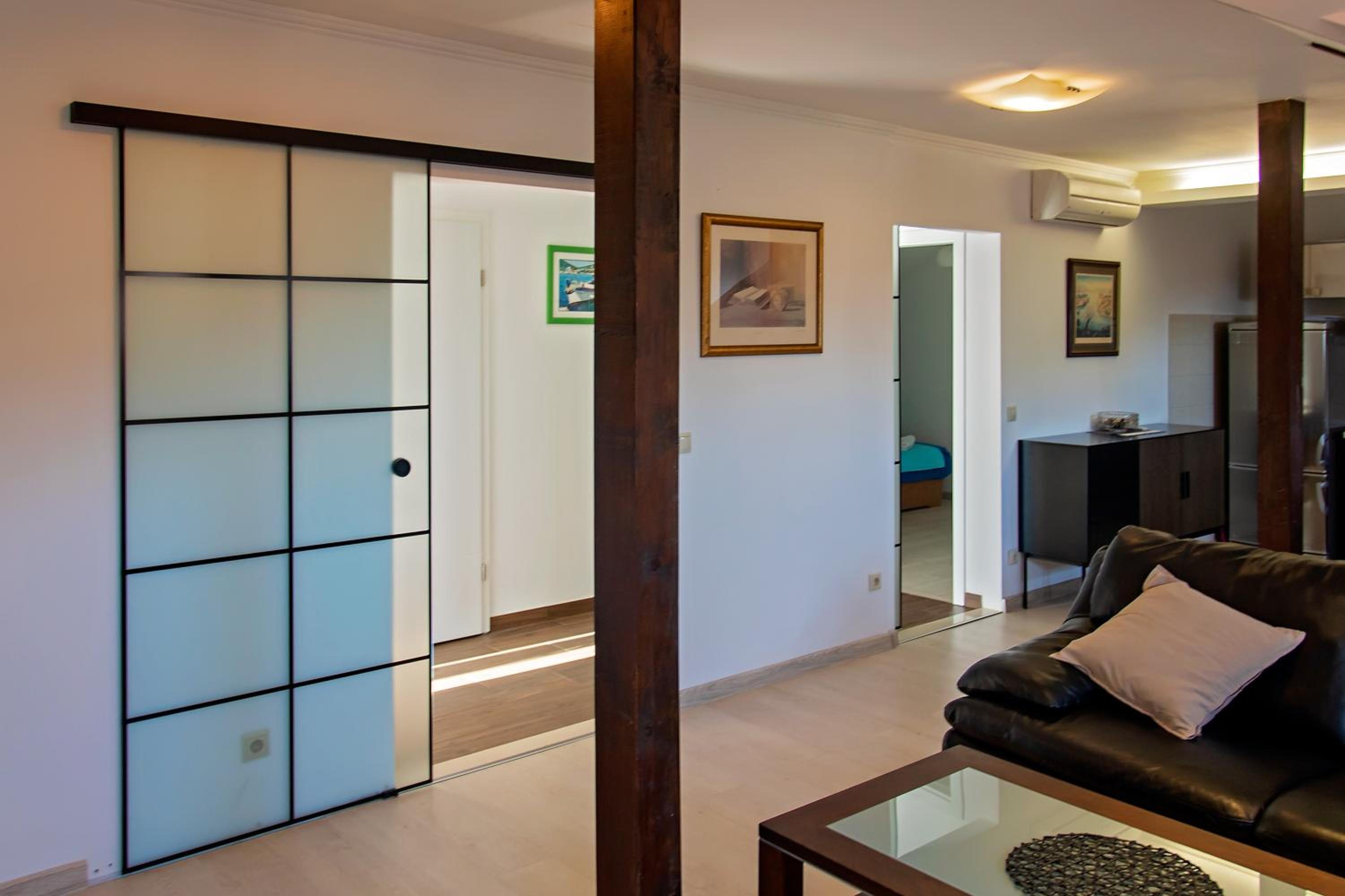 Renovated Apartments Skorin
