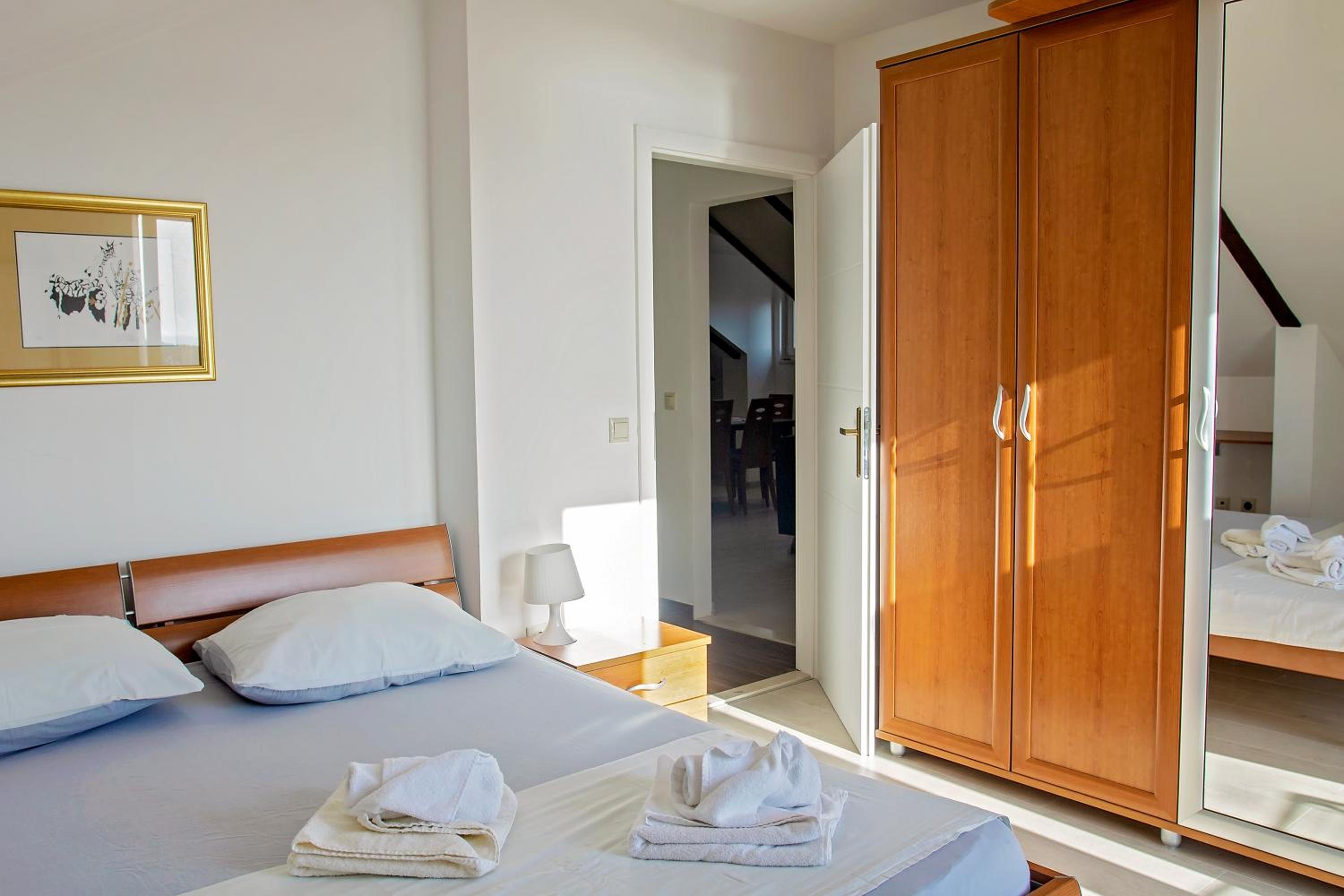 Renovated Apartments Skorin