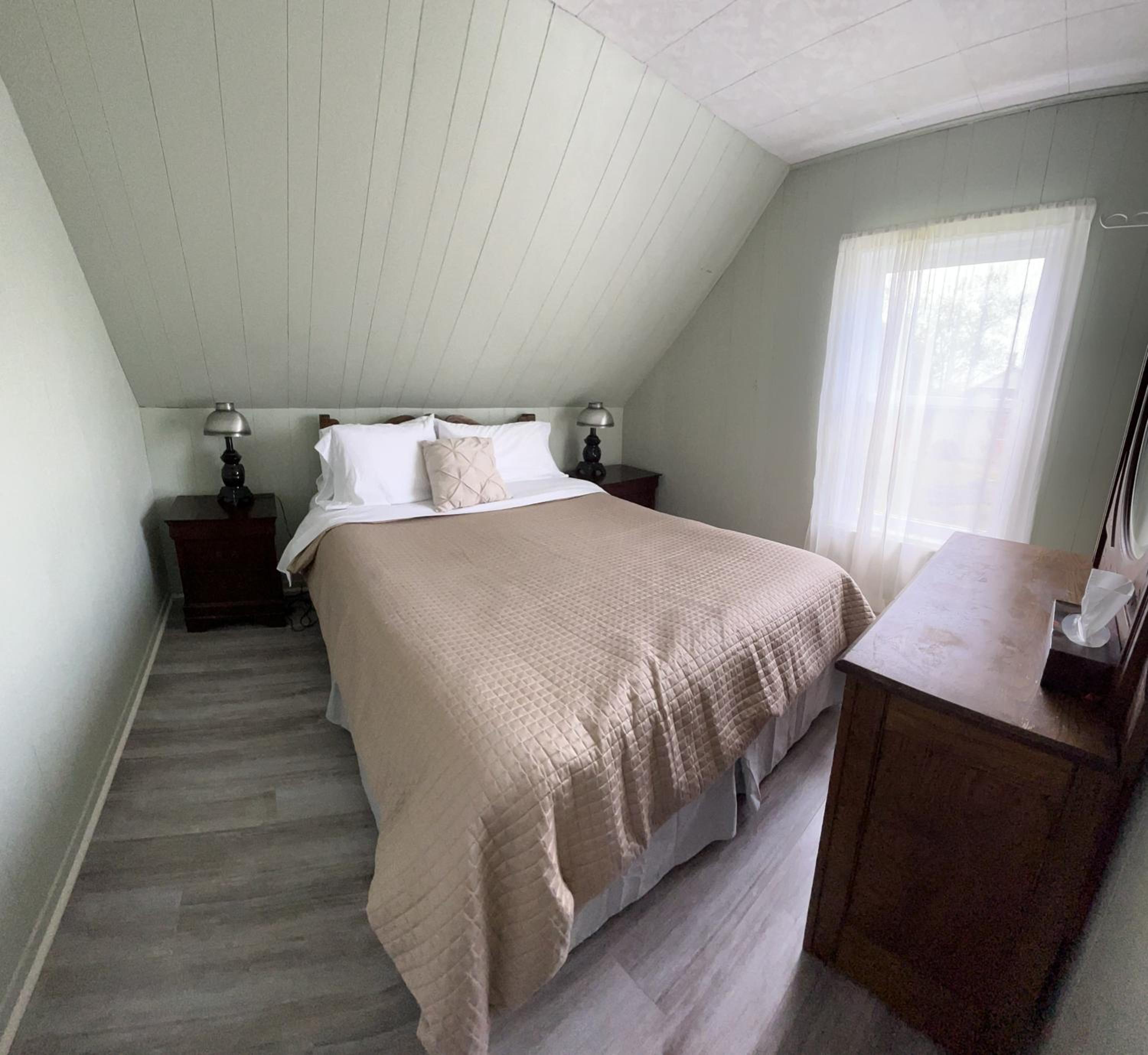 Alma Shore Lane Suites & Cottages