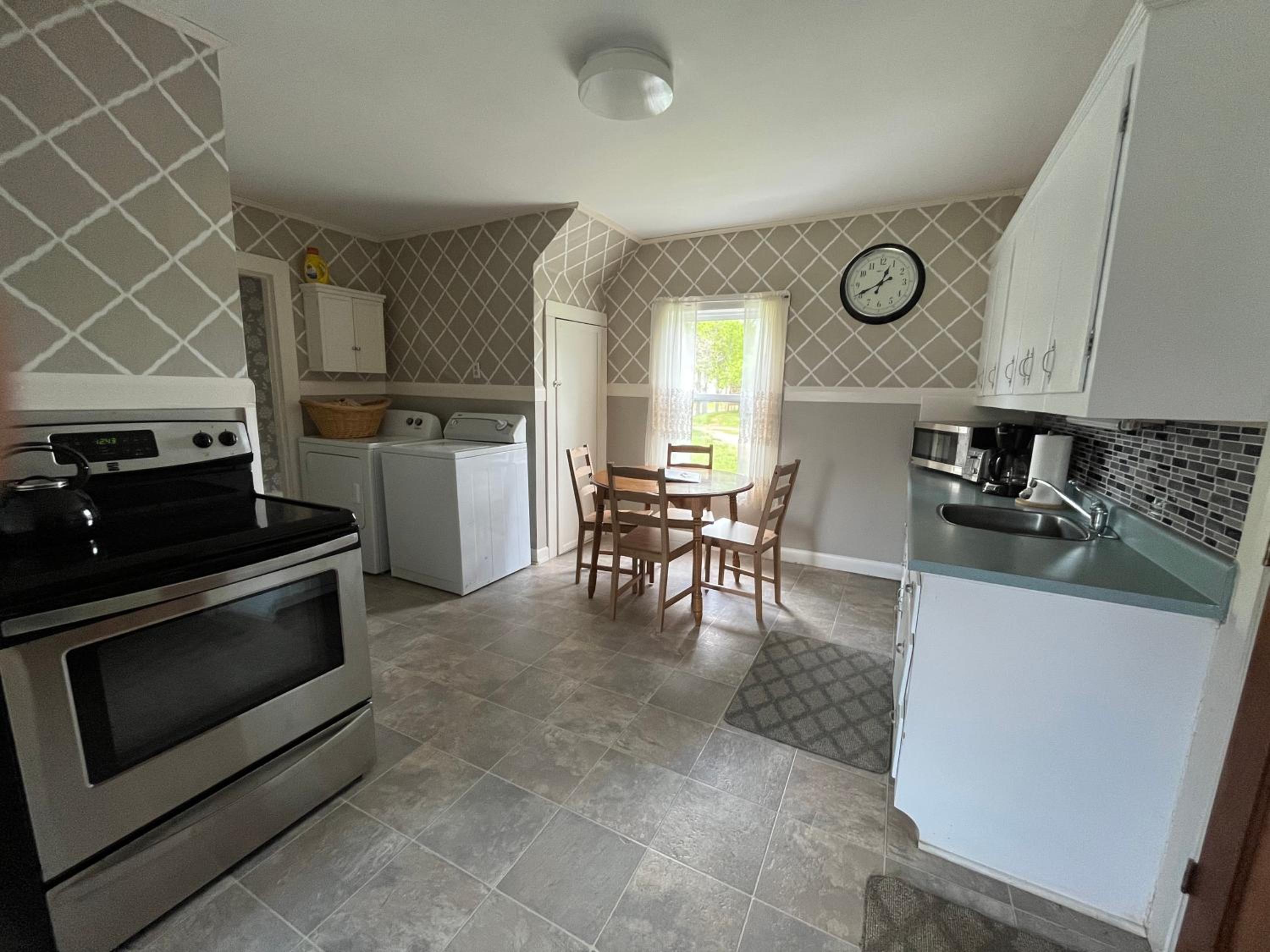 Alma Shore Lane Suites & Cottages