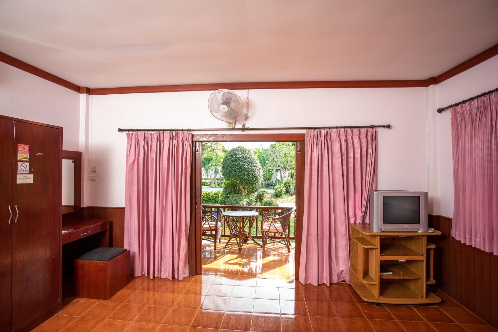Rung Arun Resort