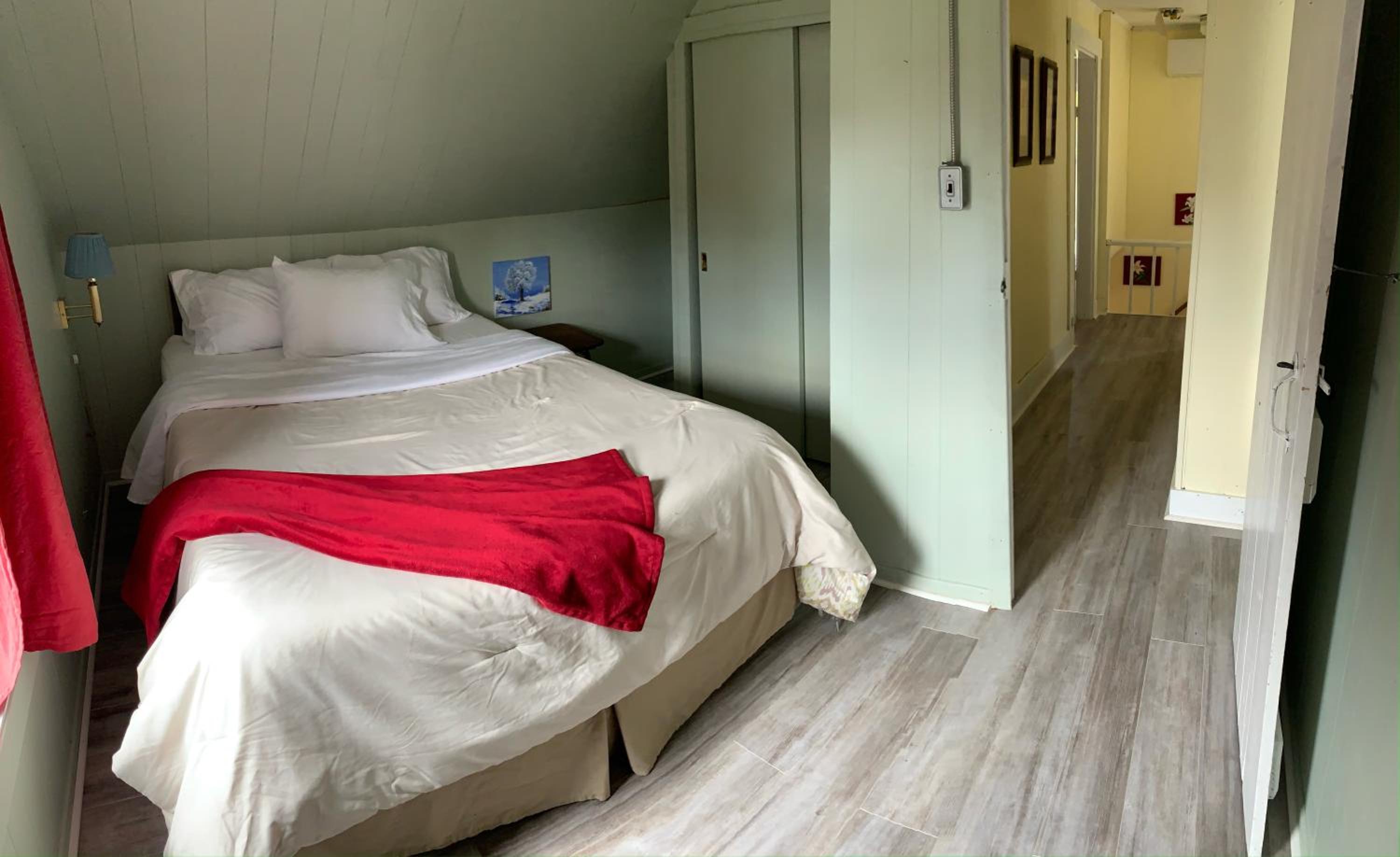 Alma Shore Lane Suites & Cottages