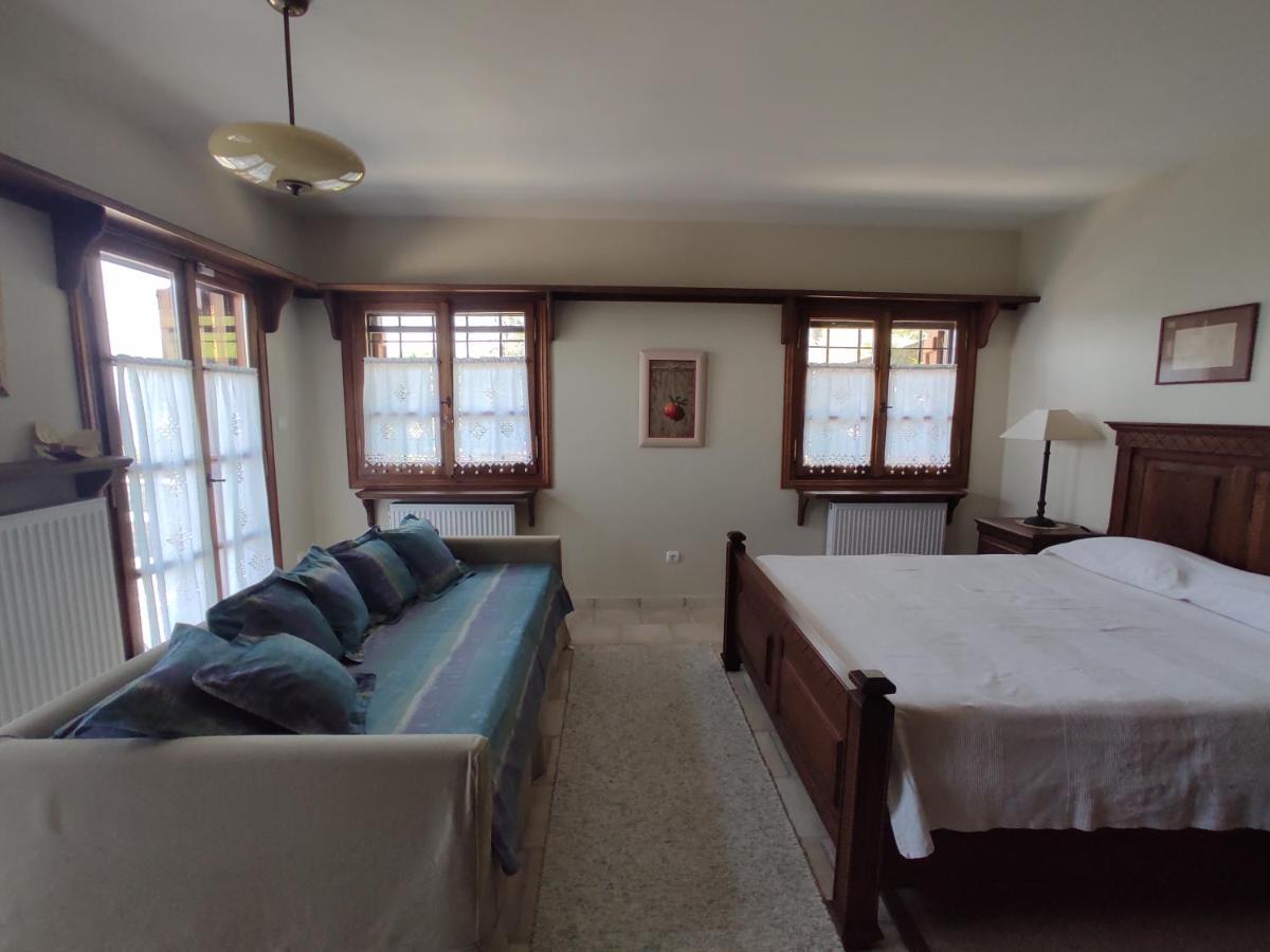 Cozy Blue Stone House with a Great Sea View view 4