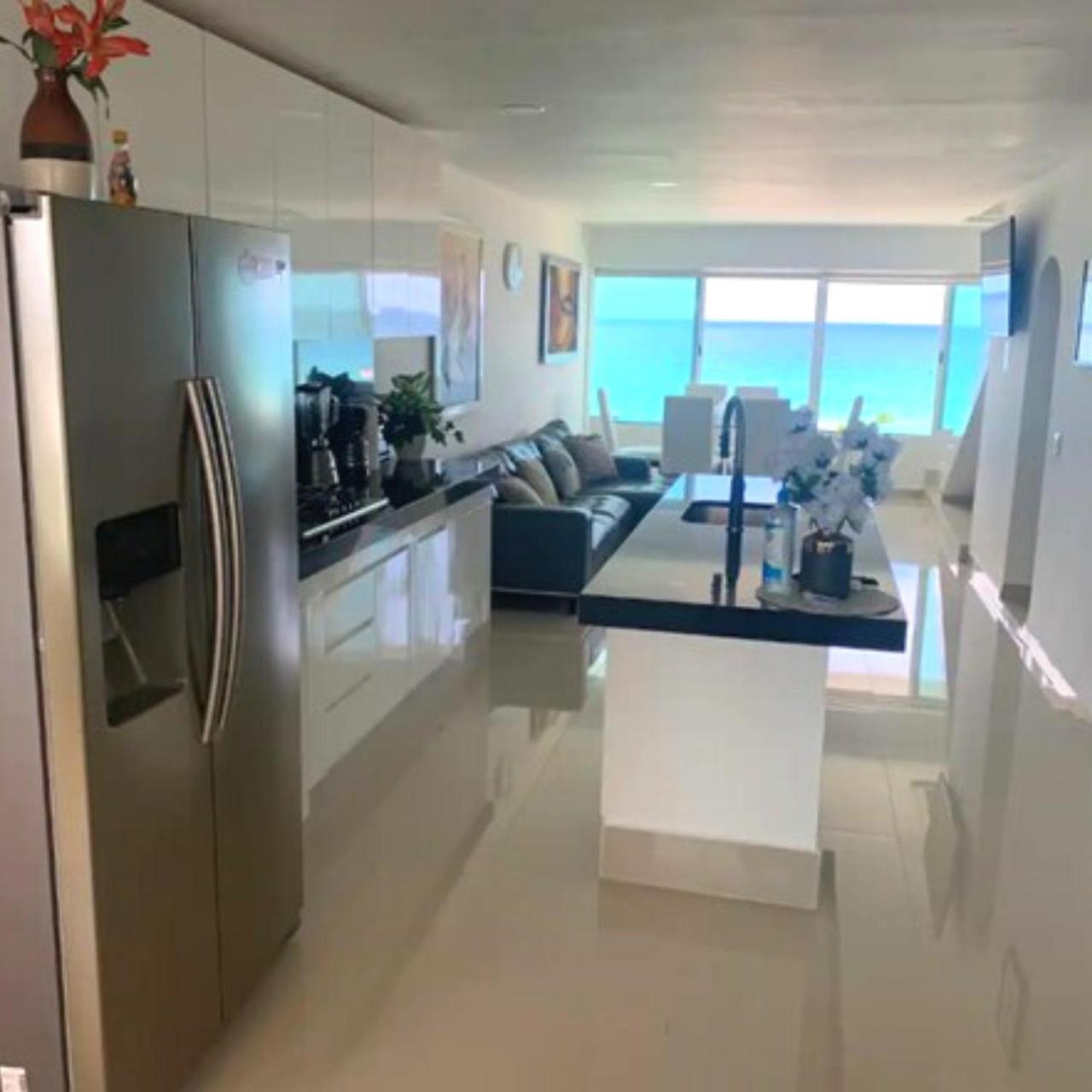 Espectacular Penthouse con Piscina y Vista al Mar en Cancún