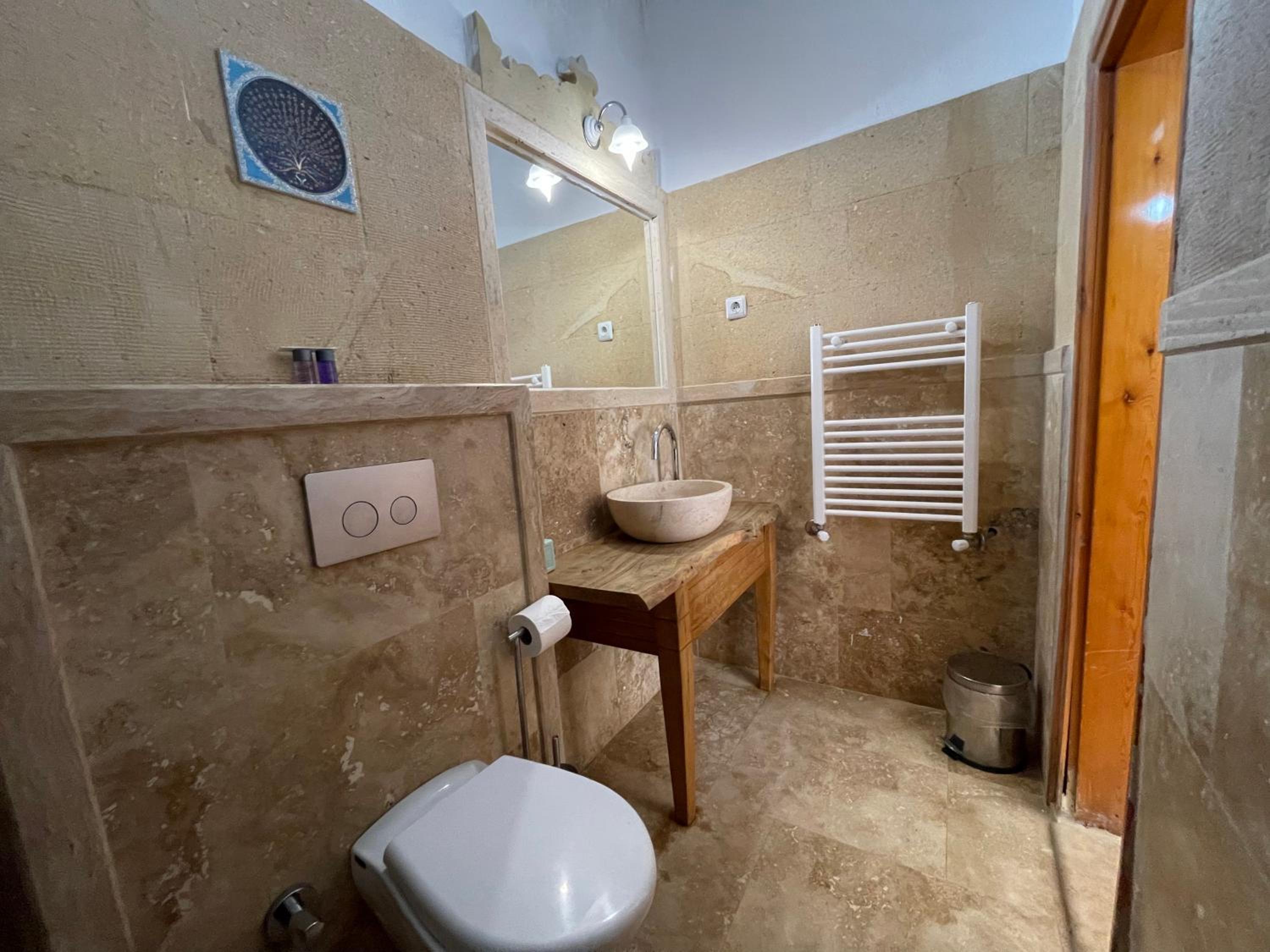 Anatolia Raymonde Cave House