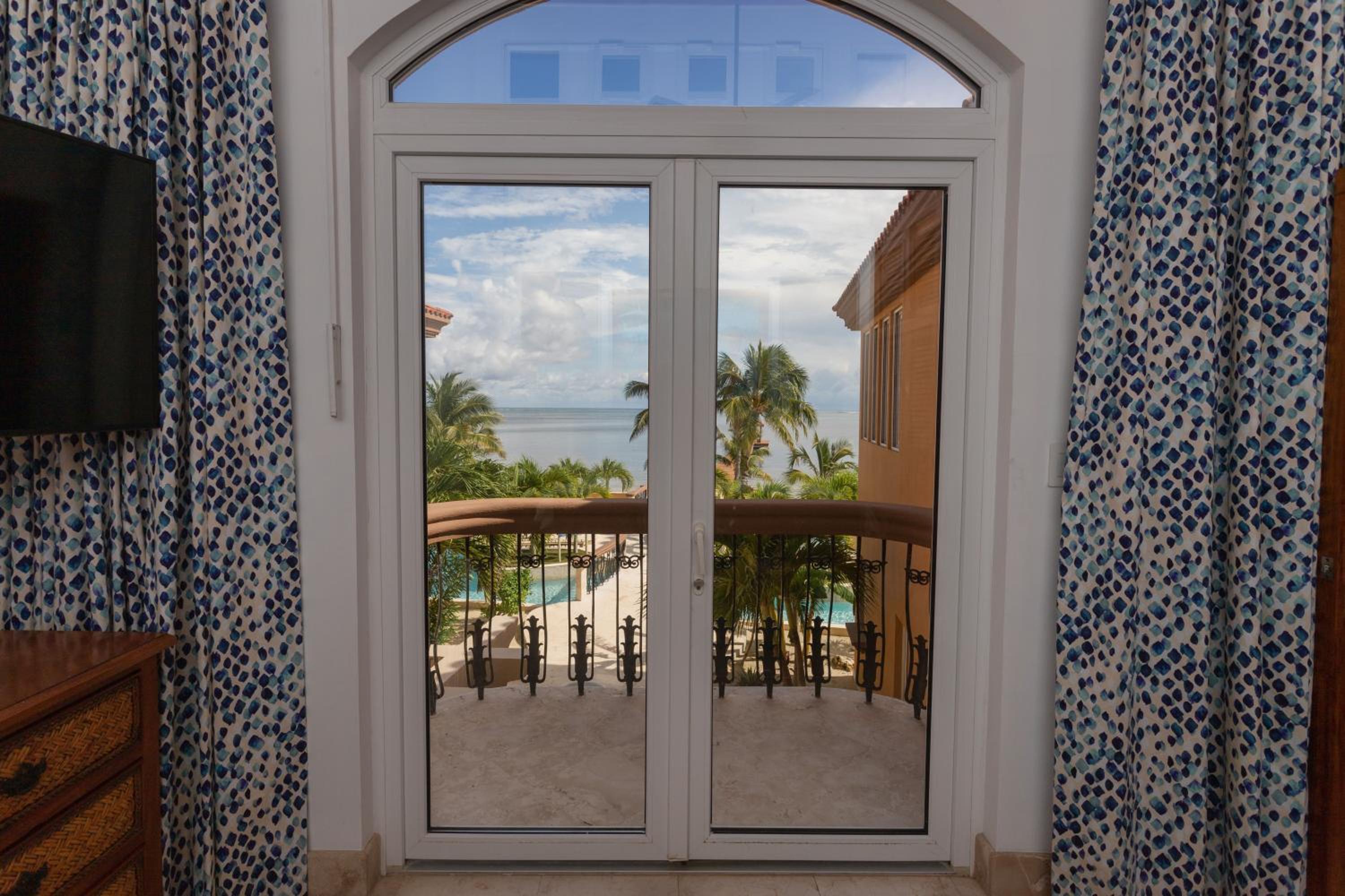 Belizean Cove Estates Beachfront Villas