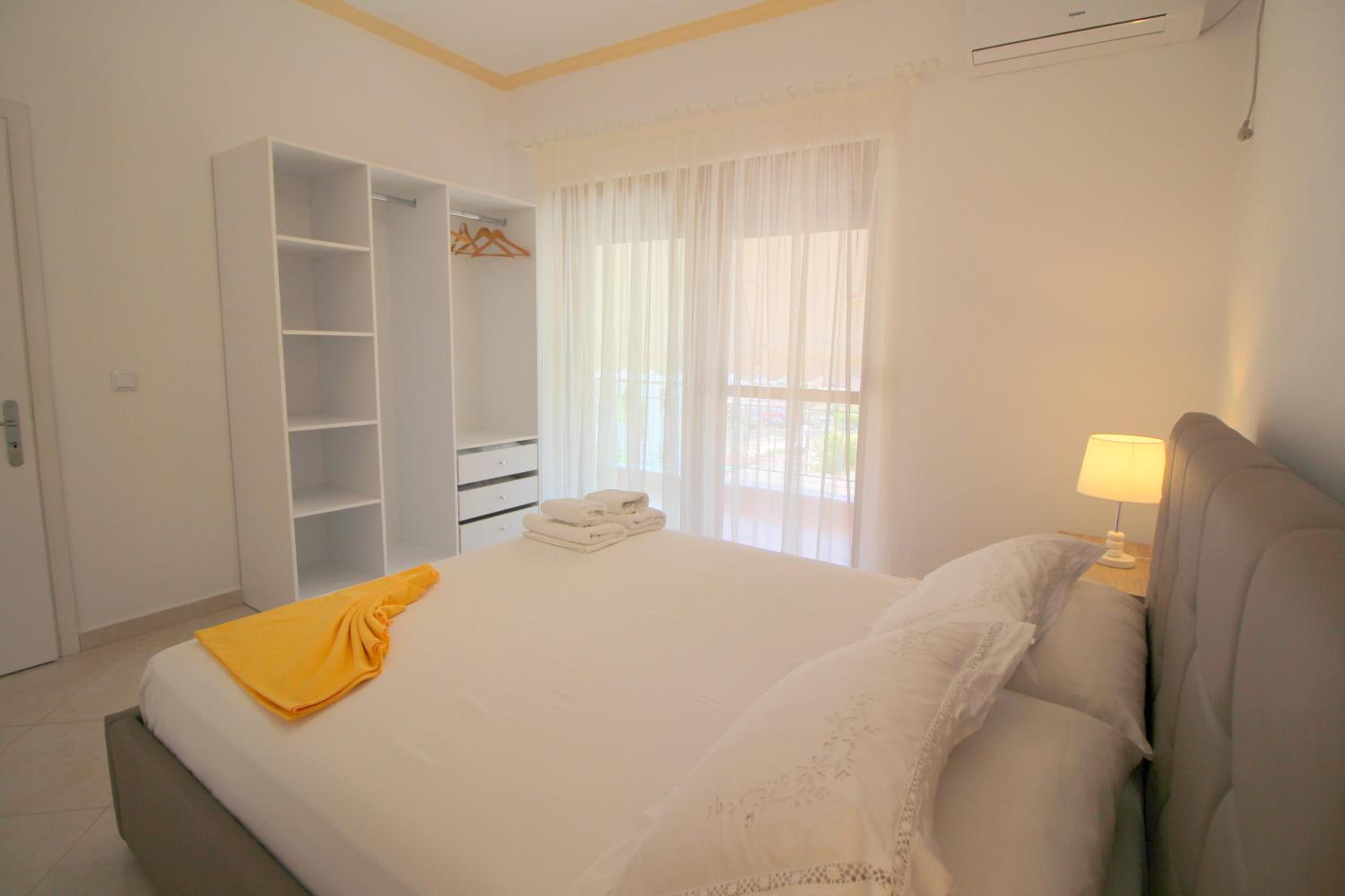 VILLA 24 Sarandë