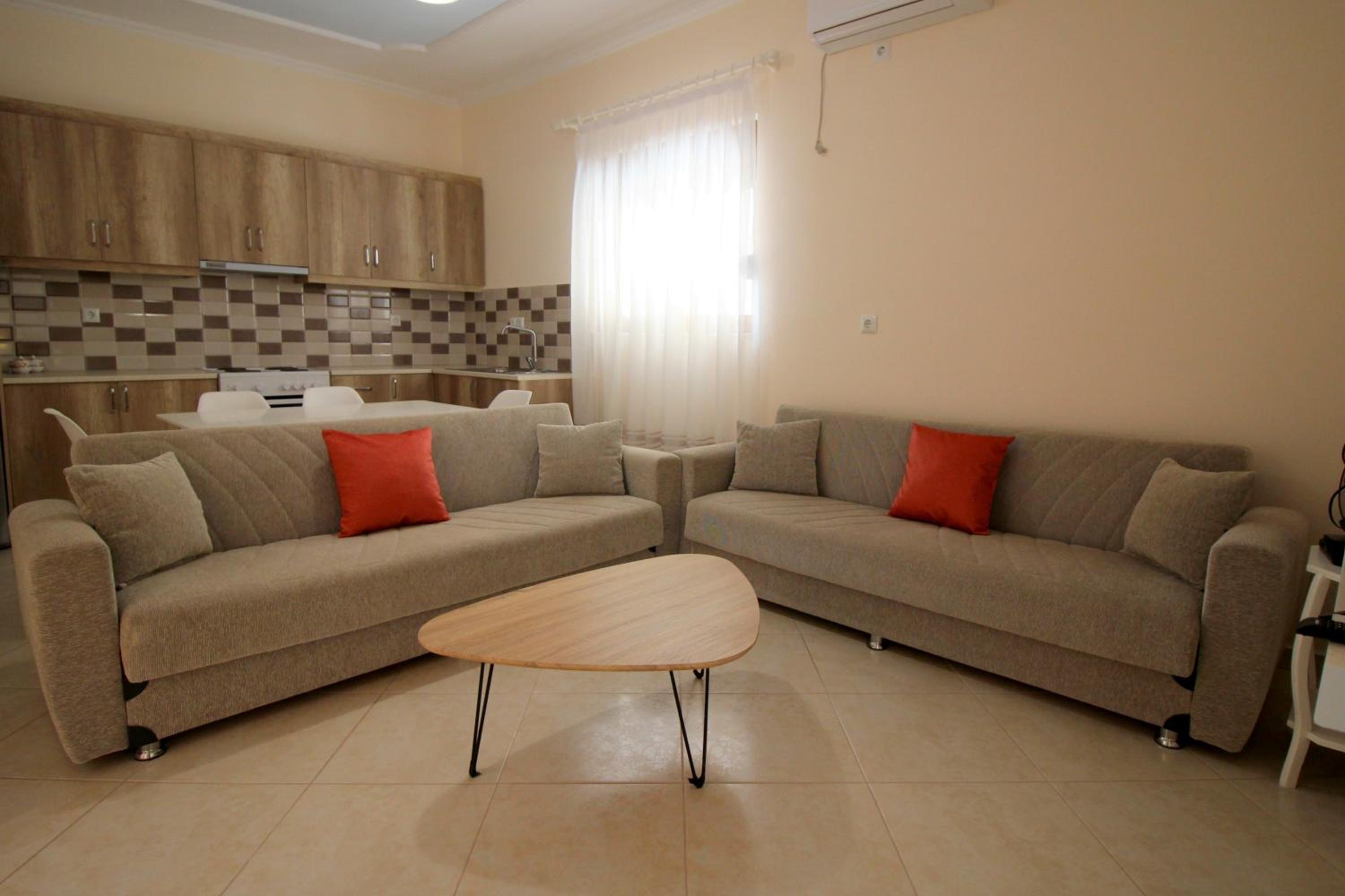 VILLA 24 Sarandë