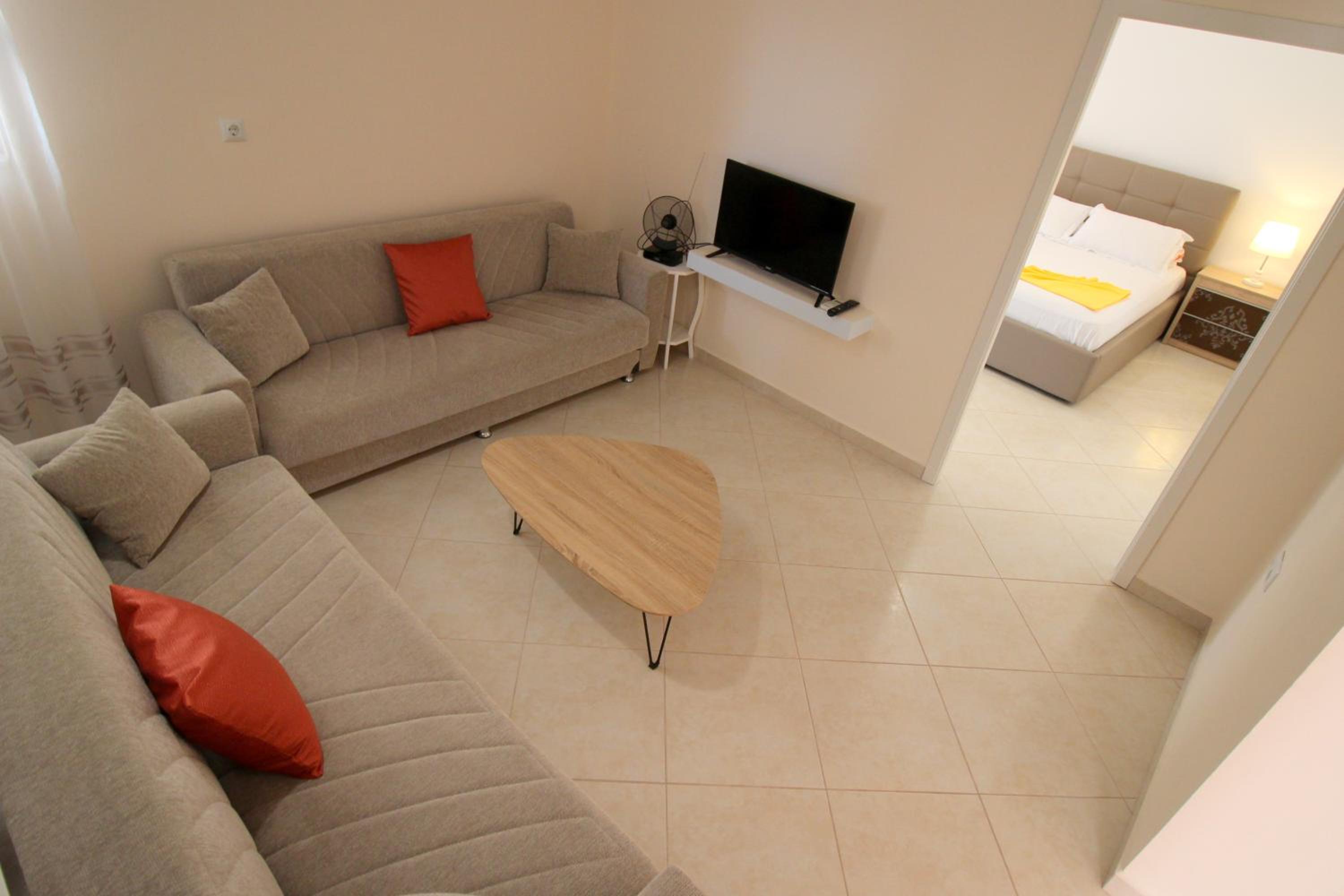 VILLA 24 Sarandë