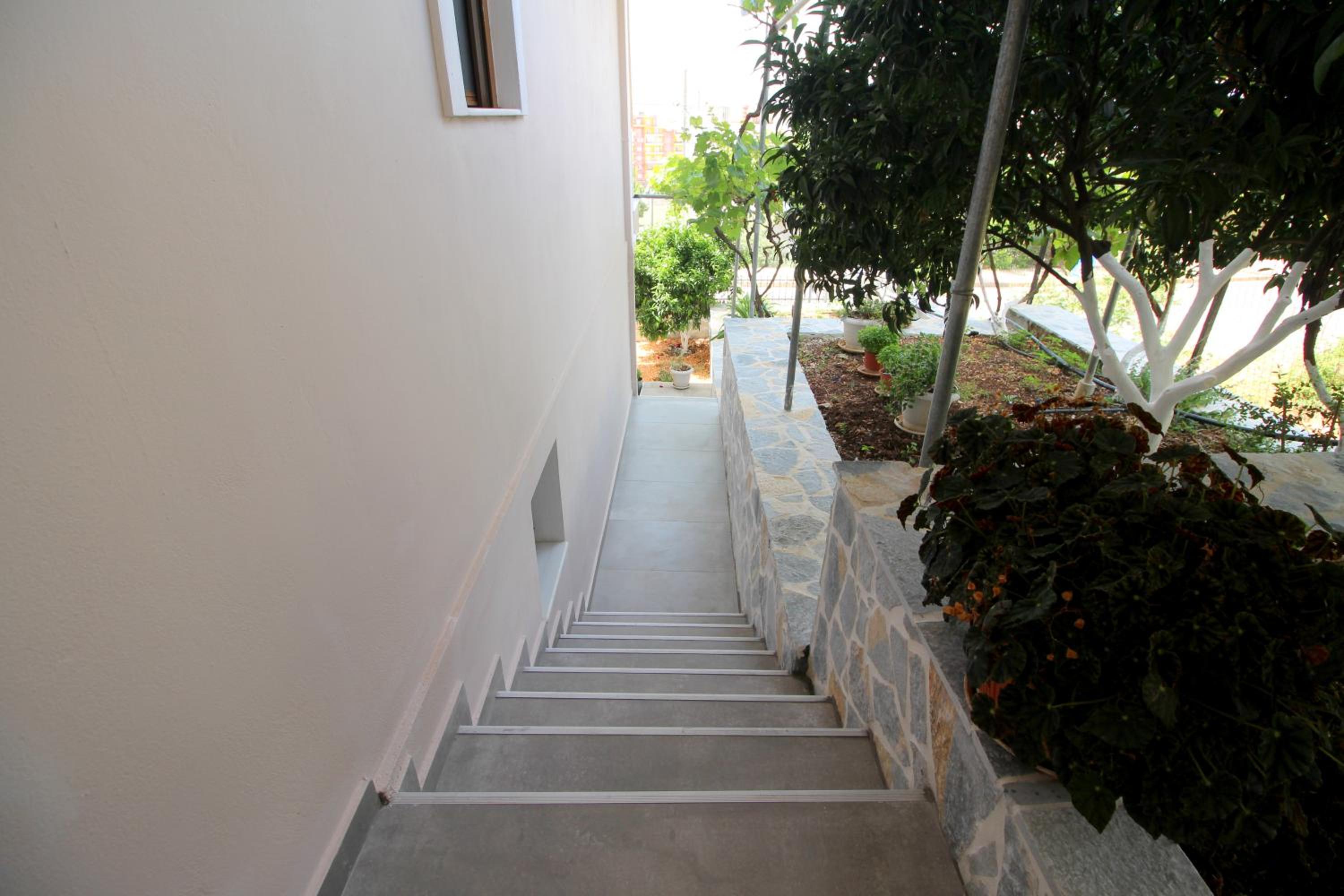 VILLA 24 Sarandë