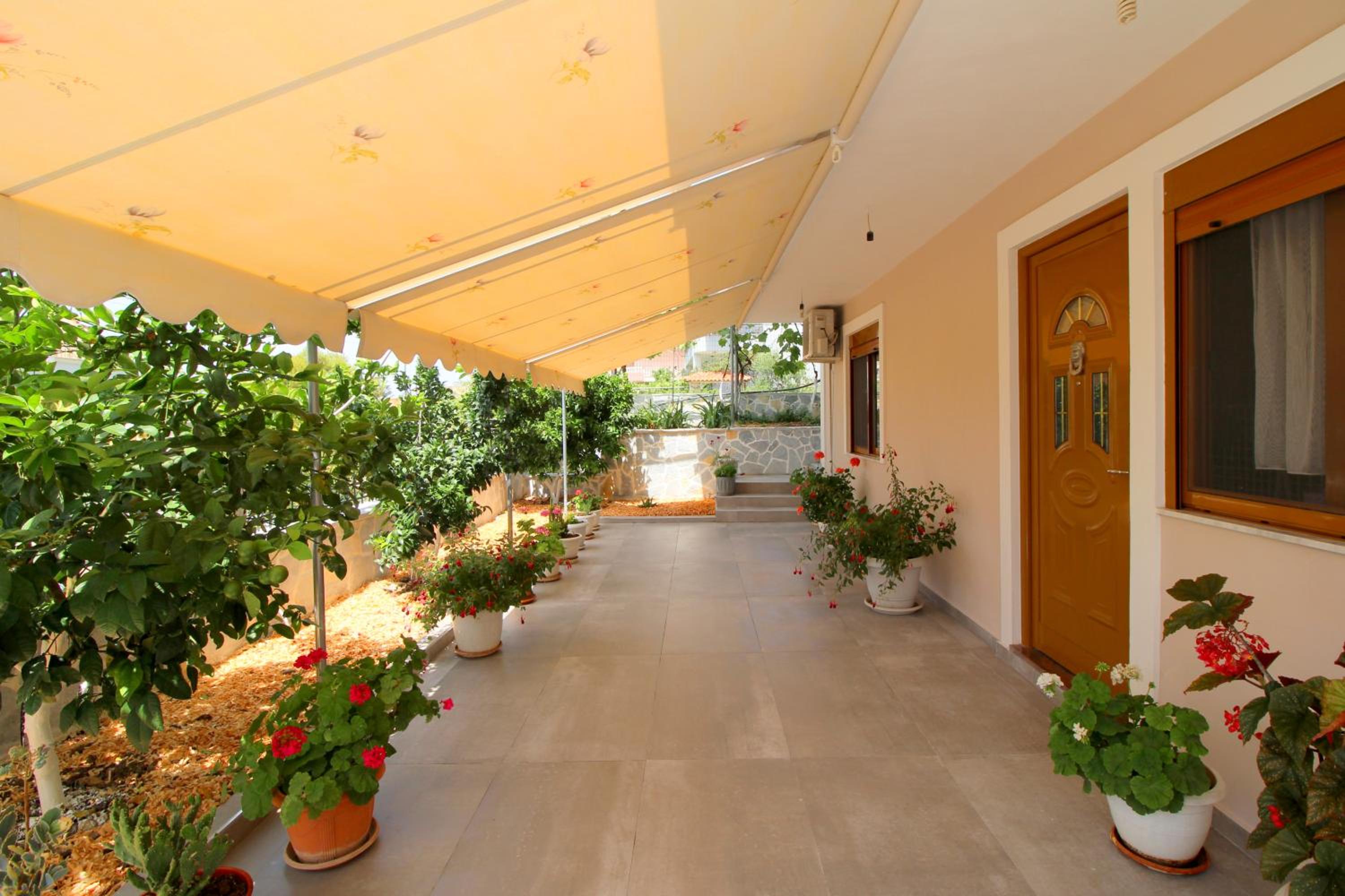 VILLA 24 Sarandë