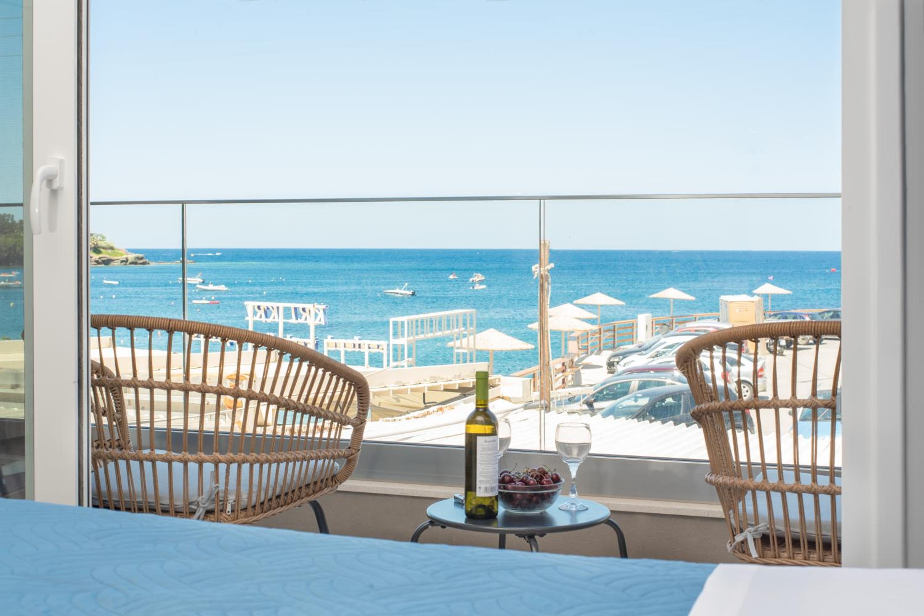 MK Summer Breeze Luxury Apartments view 3