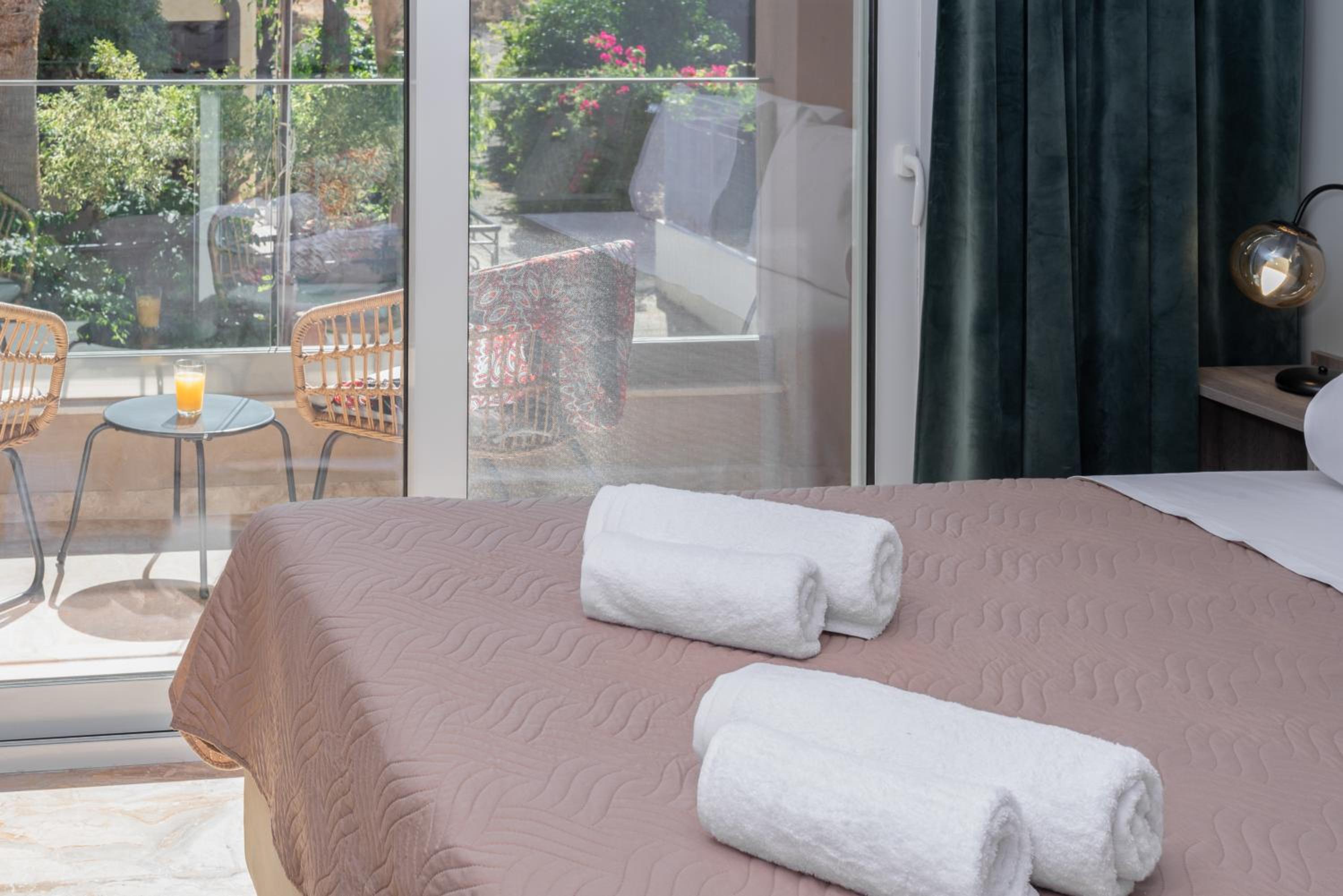 MK Summer Breeze Luxury Apartments photo 4